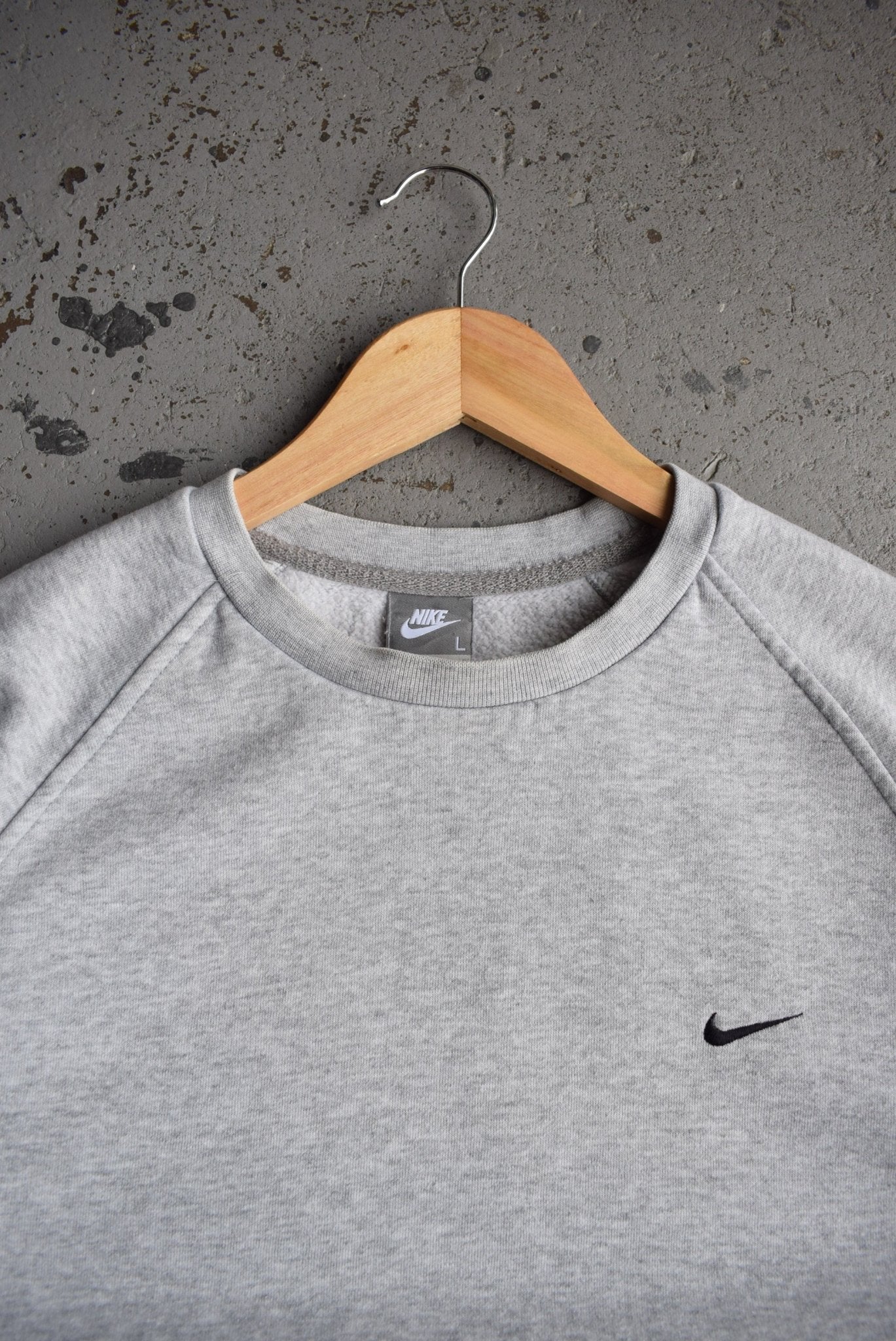 Vintage Nike Classic Logo Embroidered Crewneck (M/L) - Retrospective Store