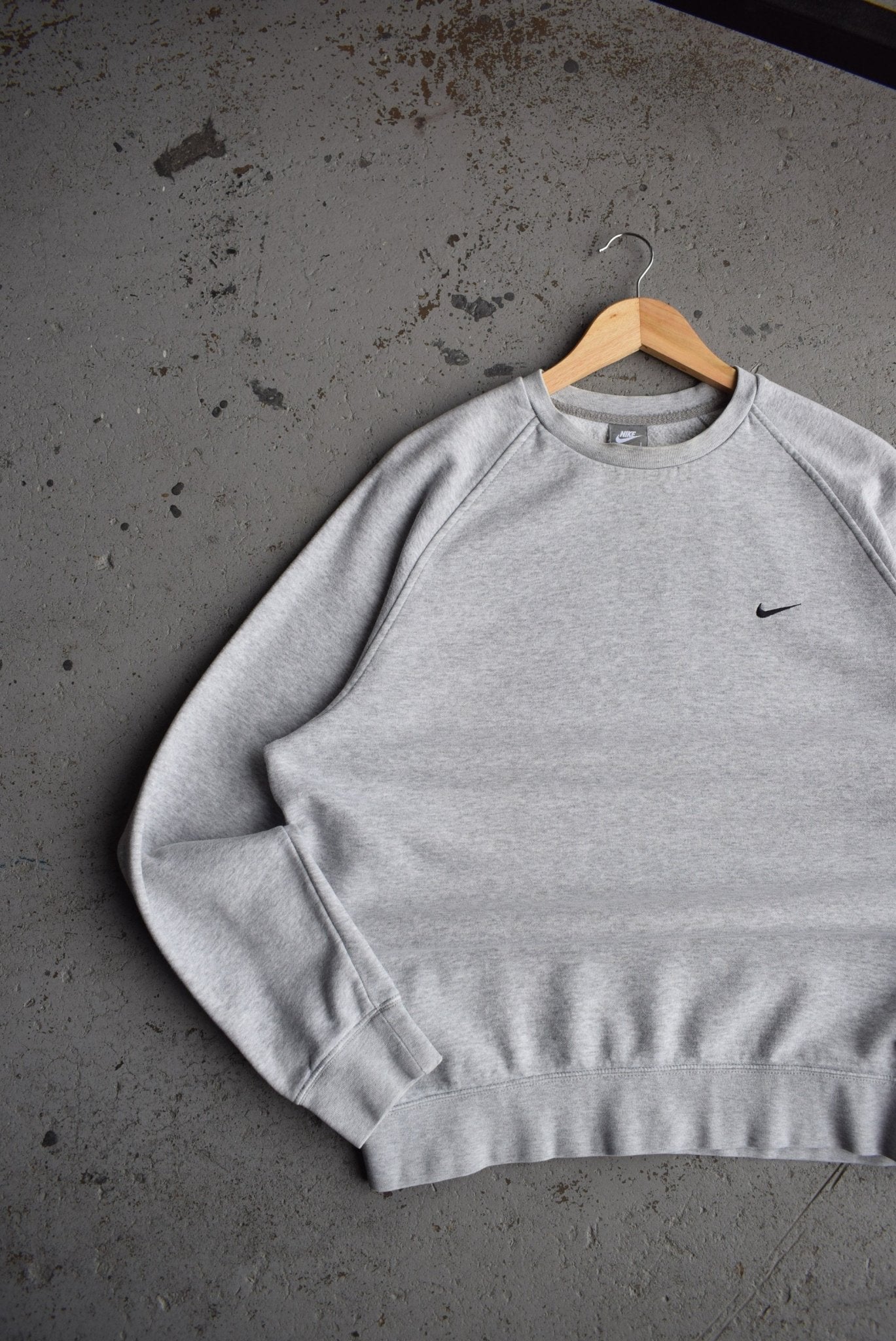 Vintage Nike Classic Logo Embroidered Crewneck (M/L) - Retrospective Store