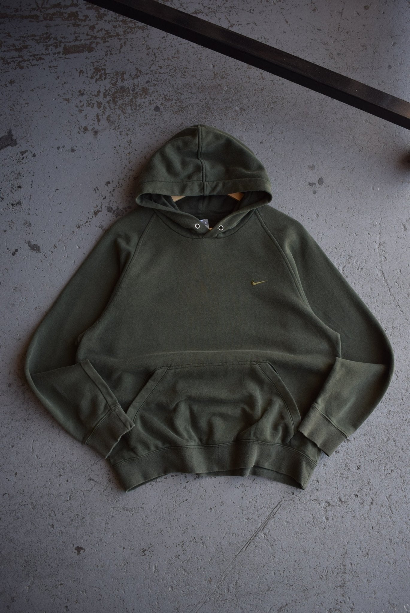 Vintage Nike Classic Logo Embroidered Hoodie (S) - Retrospective Store