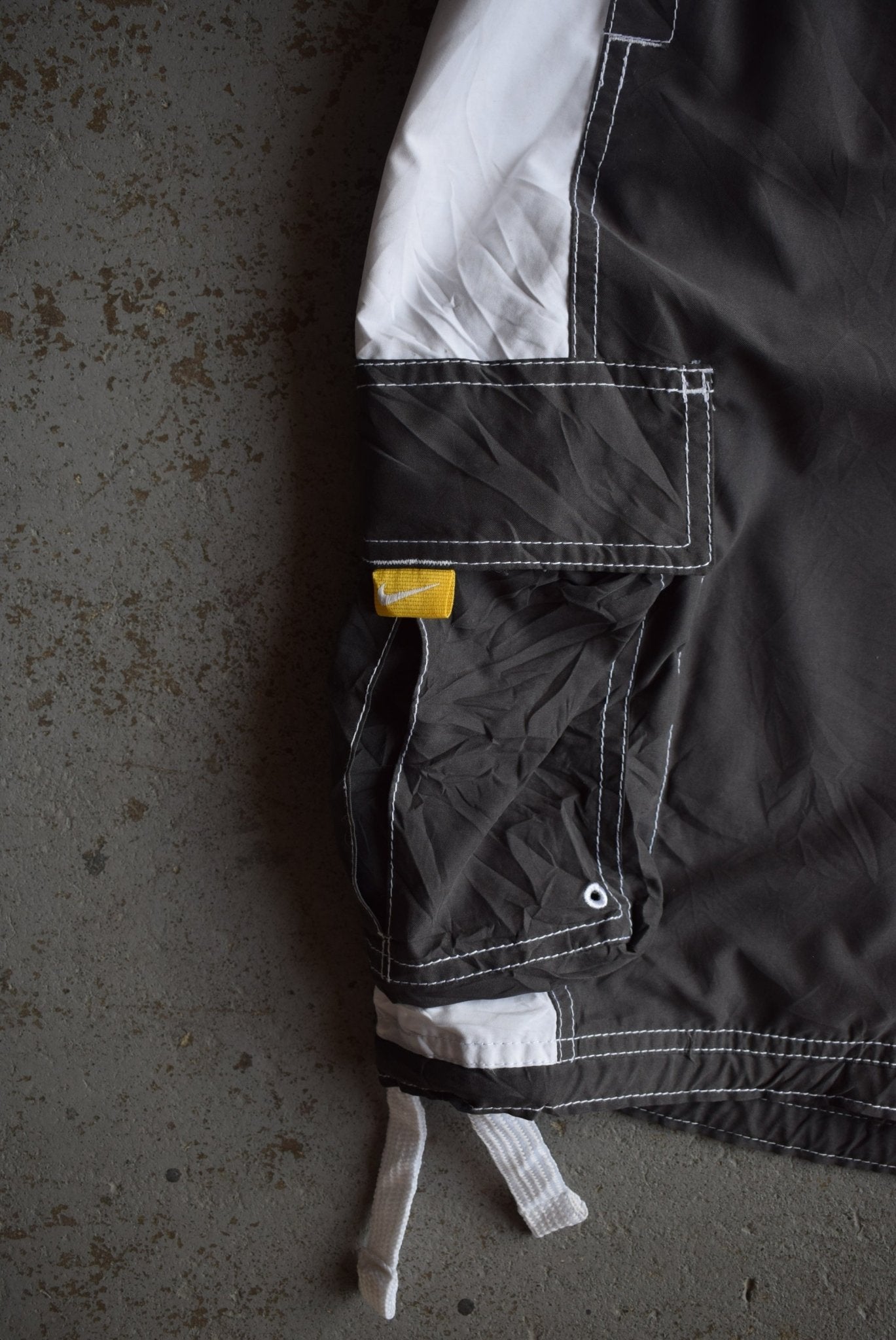 Vintage Nike Classic Logo Embroidered Shorts (XXL) - Retrospective Store