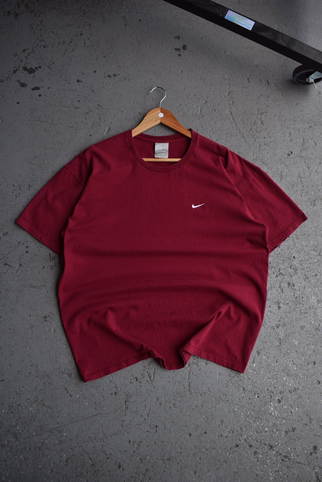 Vintage Nike Classic Logo Embroidered Tee (L) - Retrospective Store