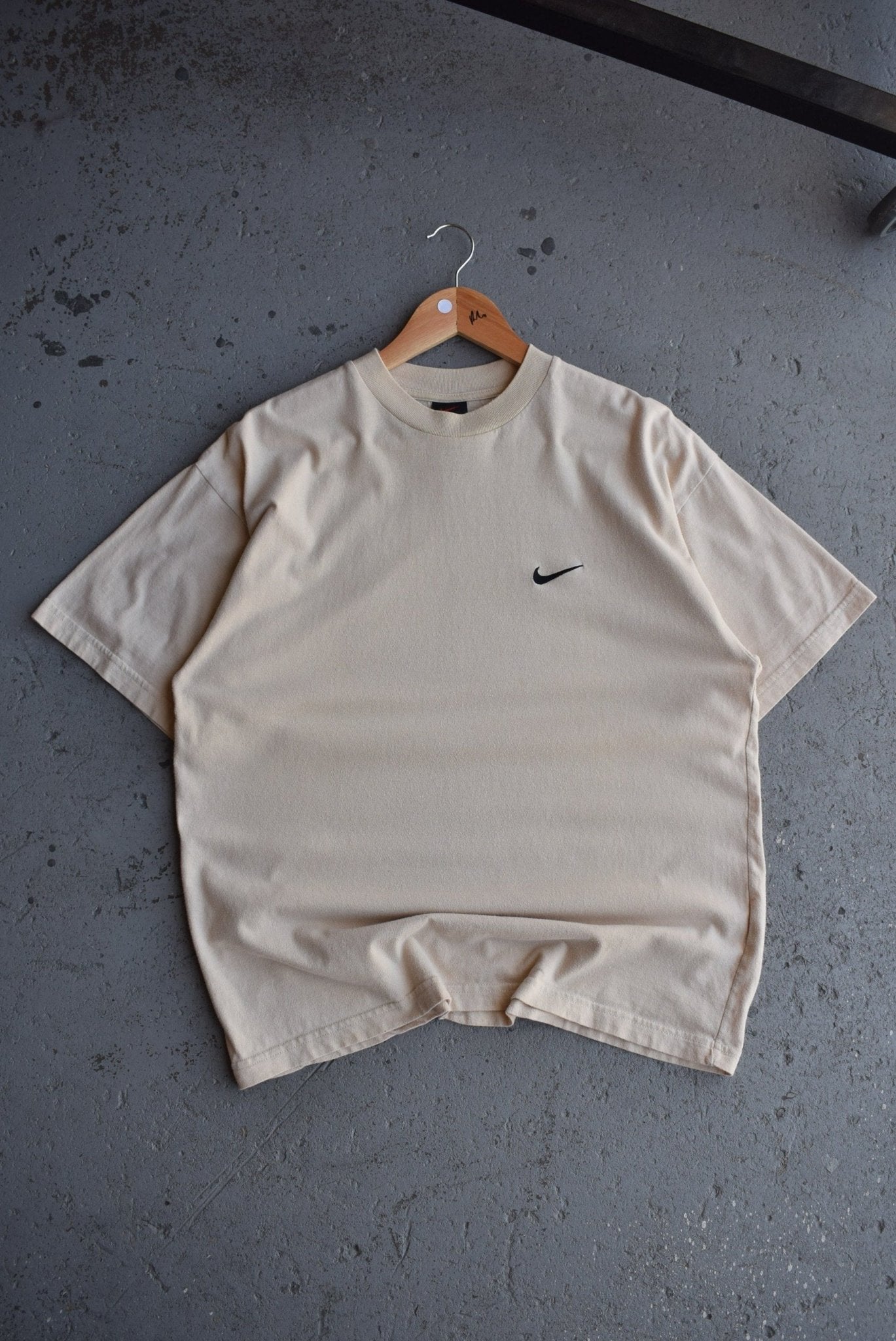 Vintage Nike Classic Logo Embroidered Tee (L) - Retrospective Store