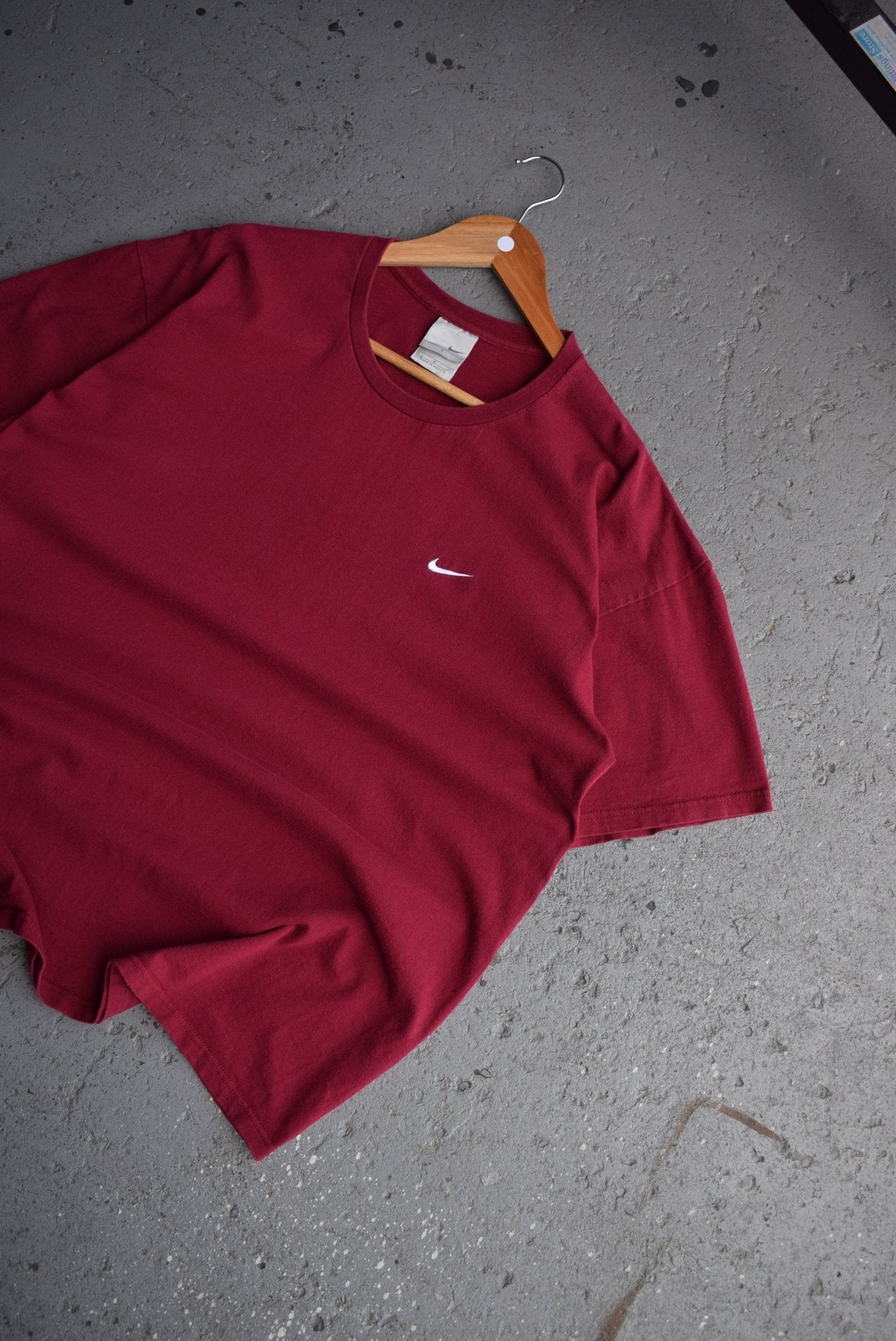 Vintage Nike Classic Logo Embroidered Tee (L) - Retrospective Store