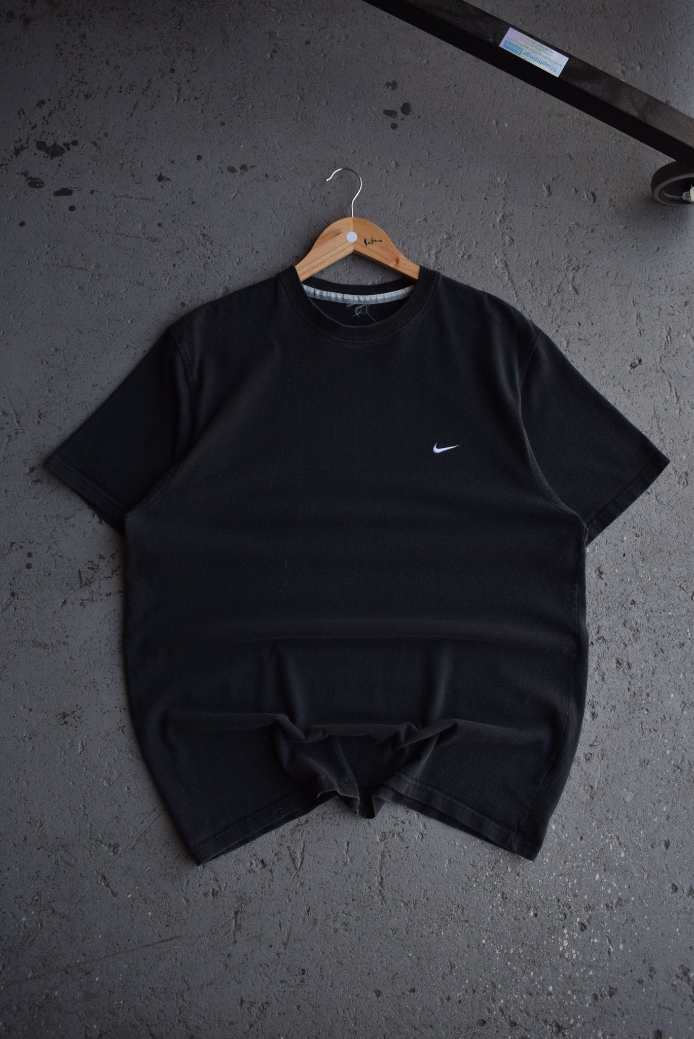 Vintage Nike Classic Logo Embroidered Tee (L) - Retrospective Store