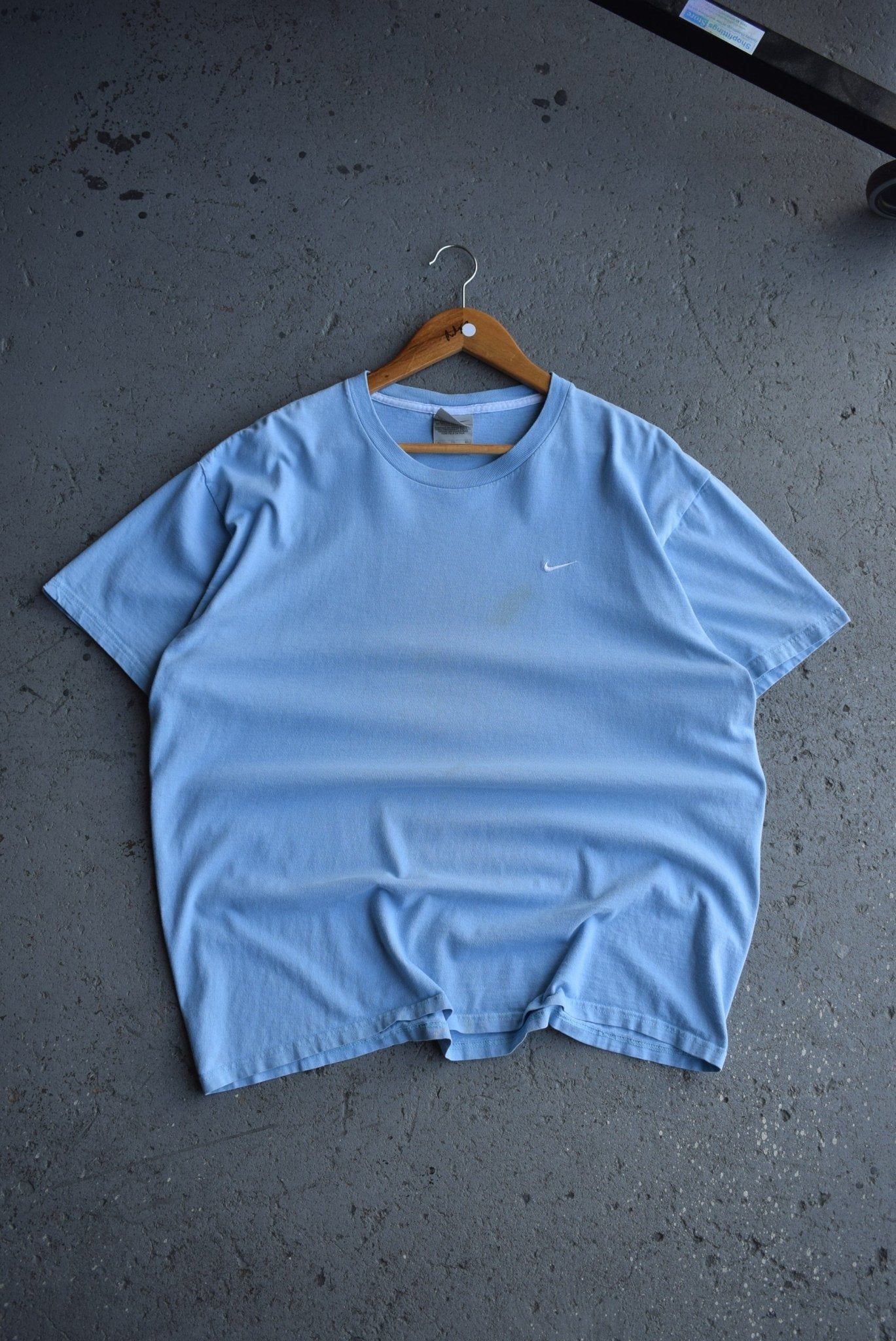 Vintage Nike Classic Logo Embroidered Tee (L) - Retrospective Store