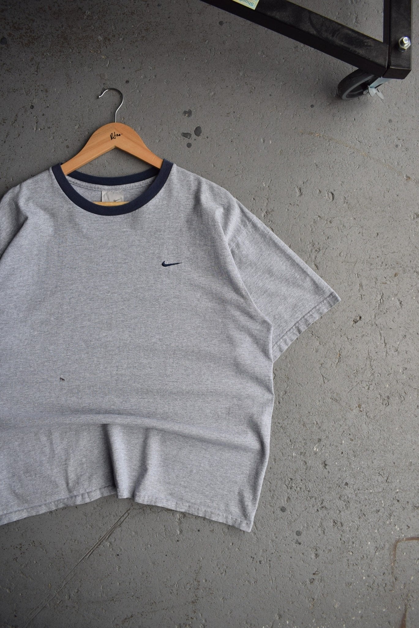 Vintage Nike Classic Logo Embroidered Tee (L) - Retrospective Store