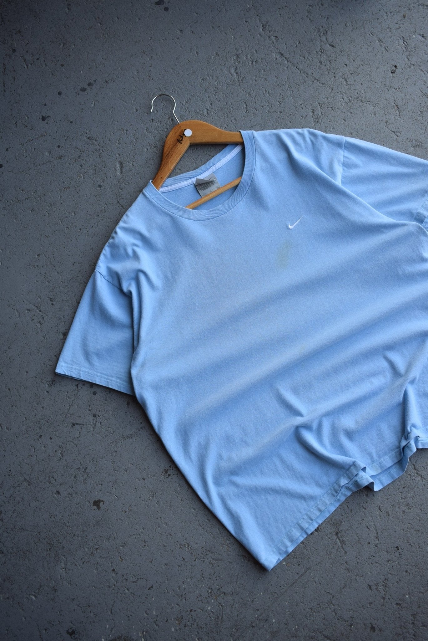 Vintage Nike Classic Logo Embroidered Tee (L) - Retrospective Store