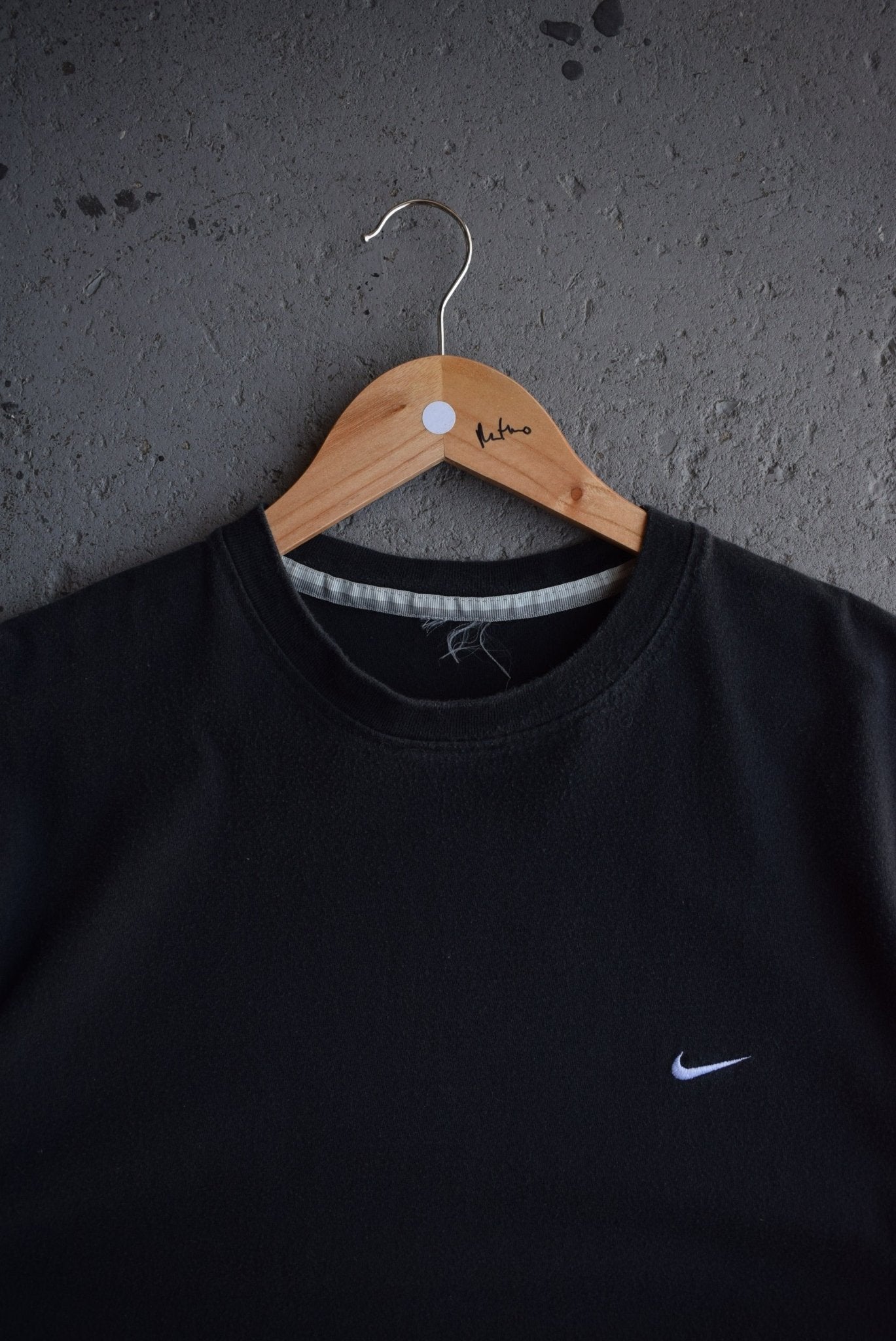 Vintage Nike Classic Logo Embroidered Tee (L) - Retrospective Store