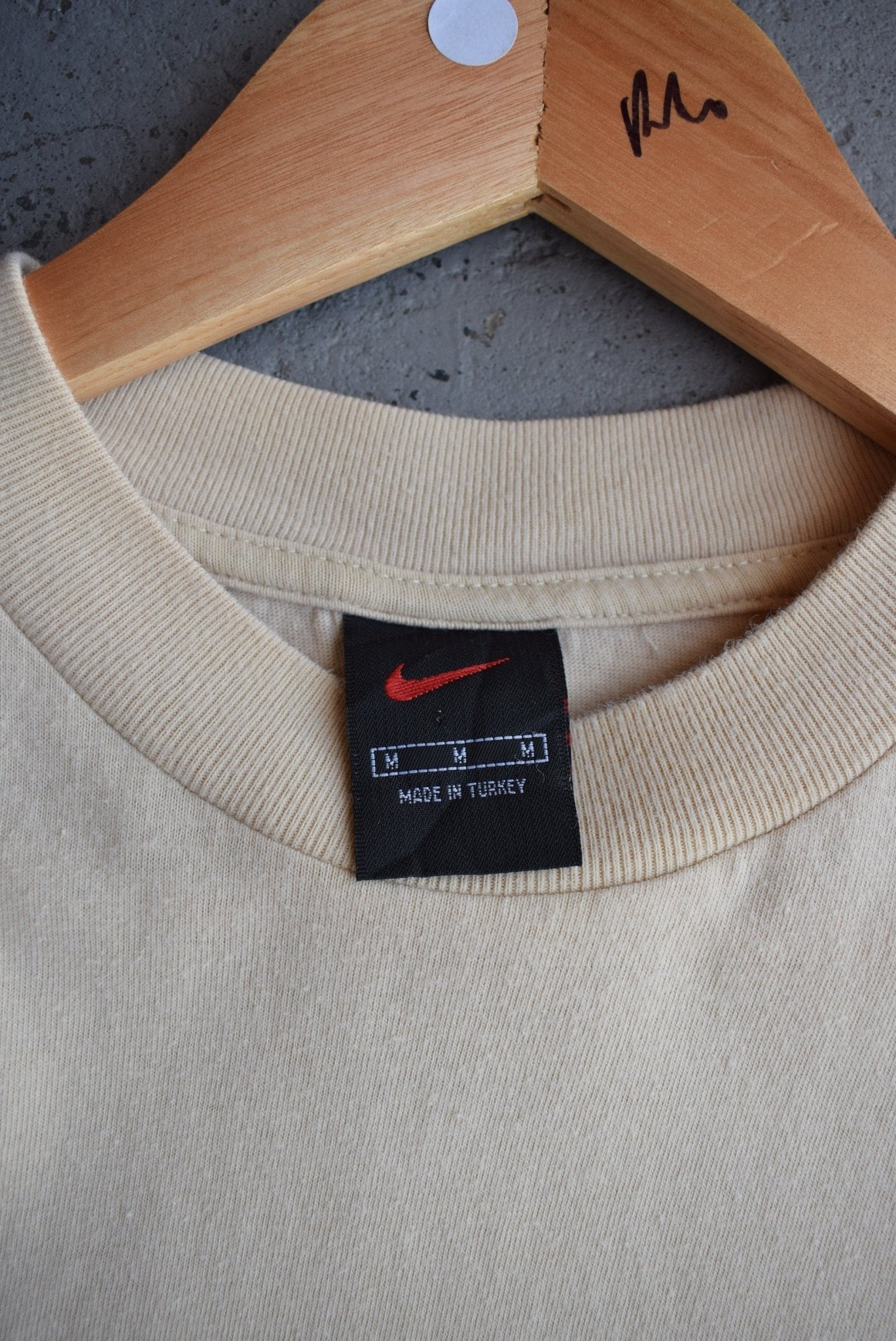 Vintage Nike Classic Logo Embroidered Tee (L) - Retrospective Store