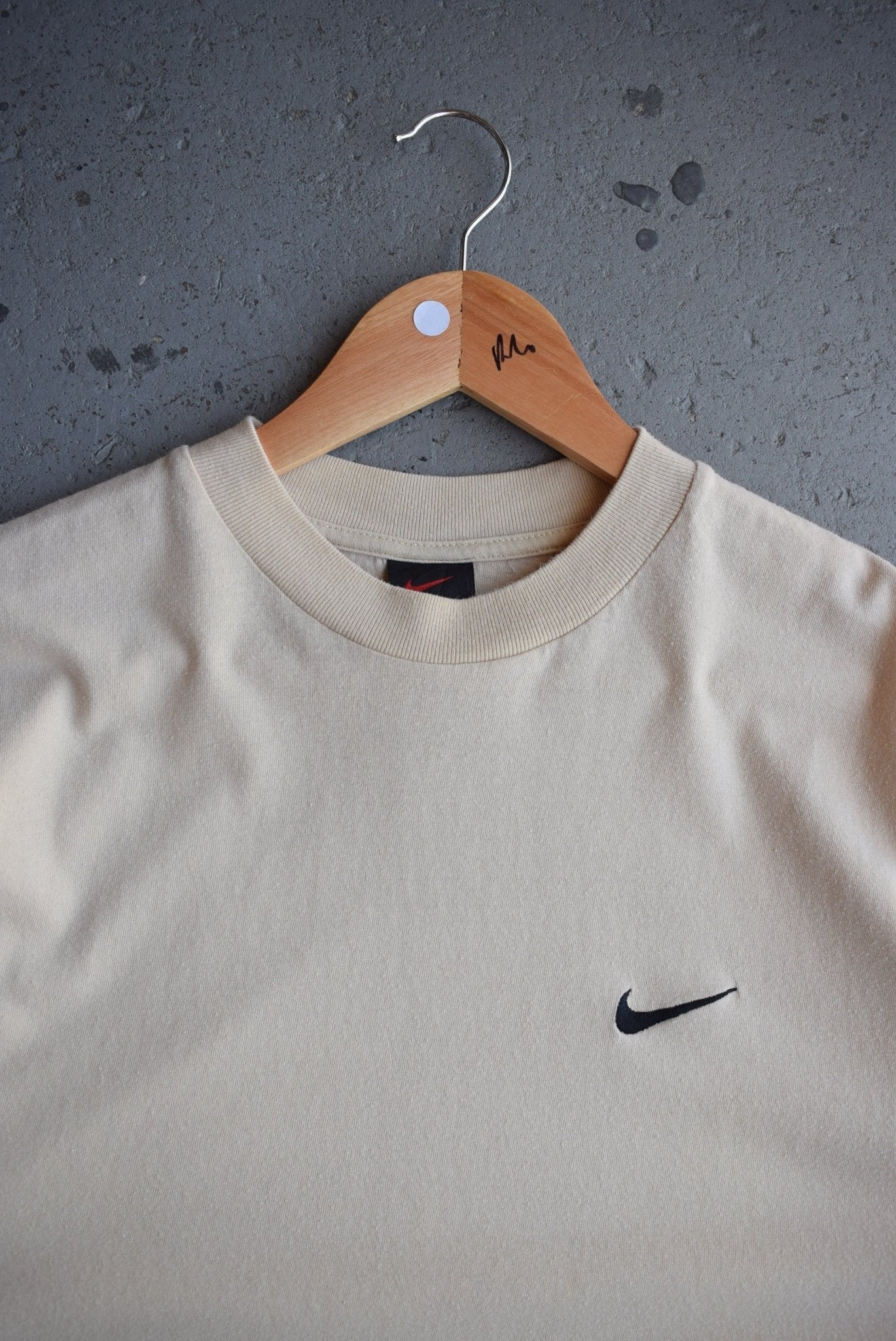 Vintage Nike Classic Logo Embroidered Tee (L) - Retrospective Store
