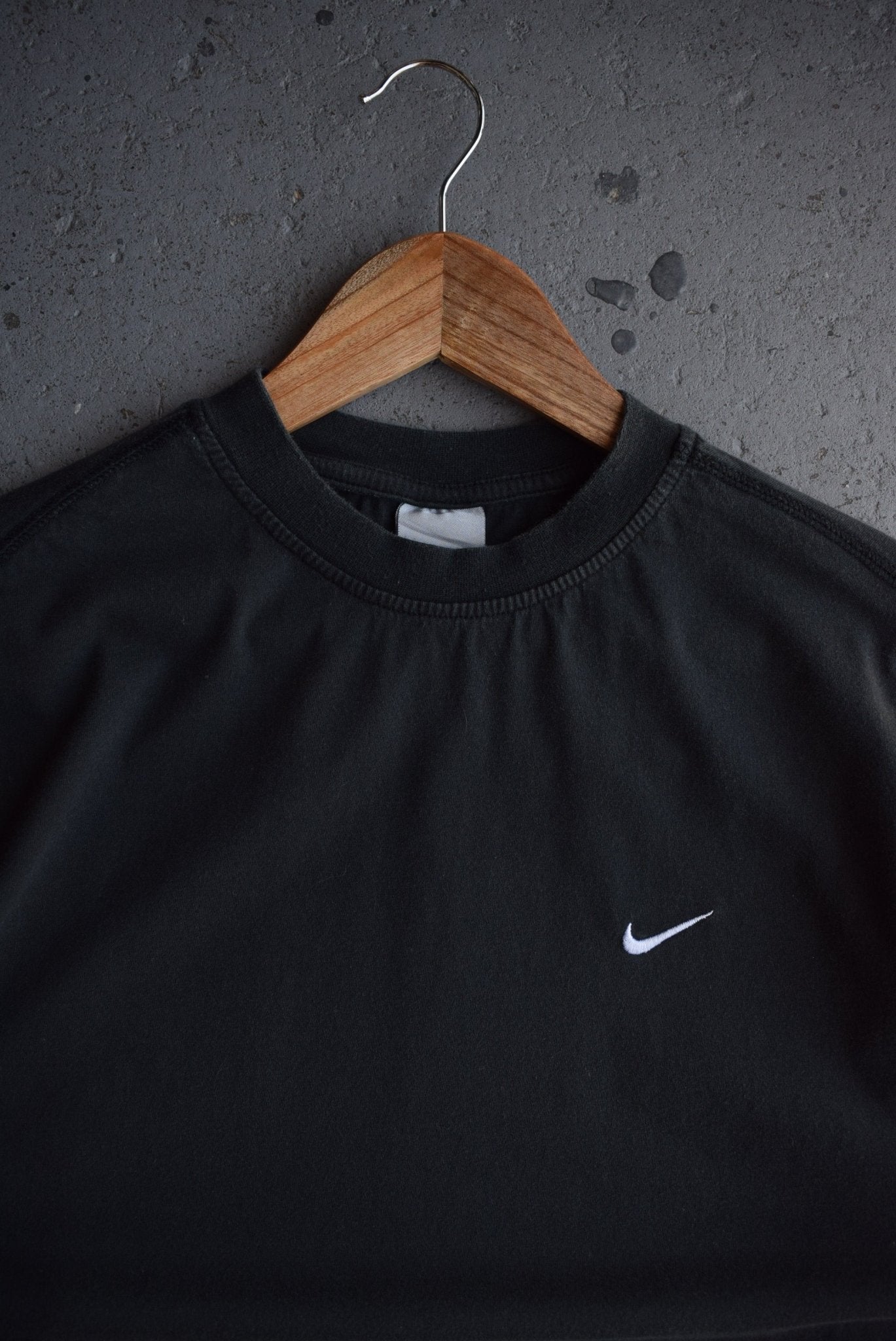 Vintage Nike Classic Logo Embroidered Tee (S) - Retrospective Store