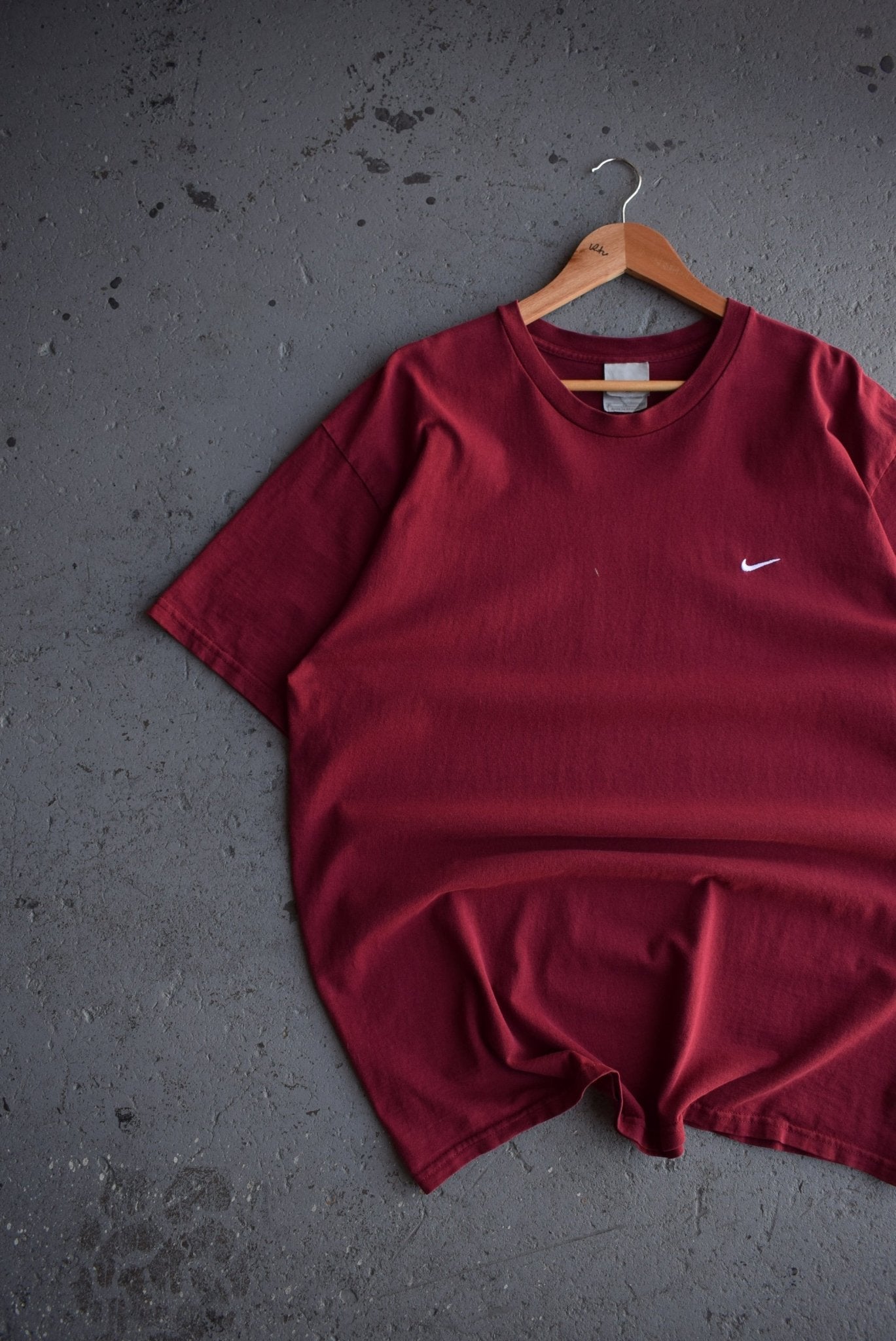 Vintage Nike Classic Logo Embroidered Tee (XL) - Retrospective Store