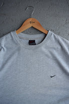 Vintage Nike Classic Logo Embroidered Tee (XL) - Retrospective Store