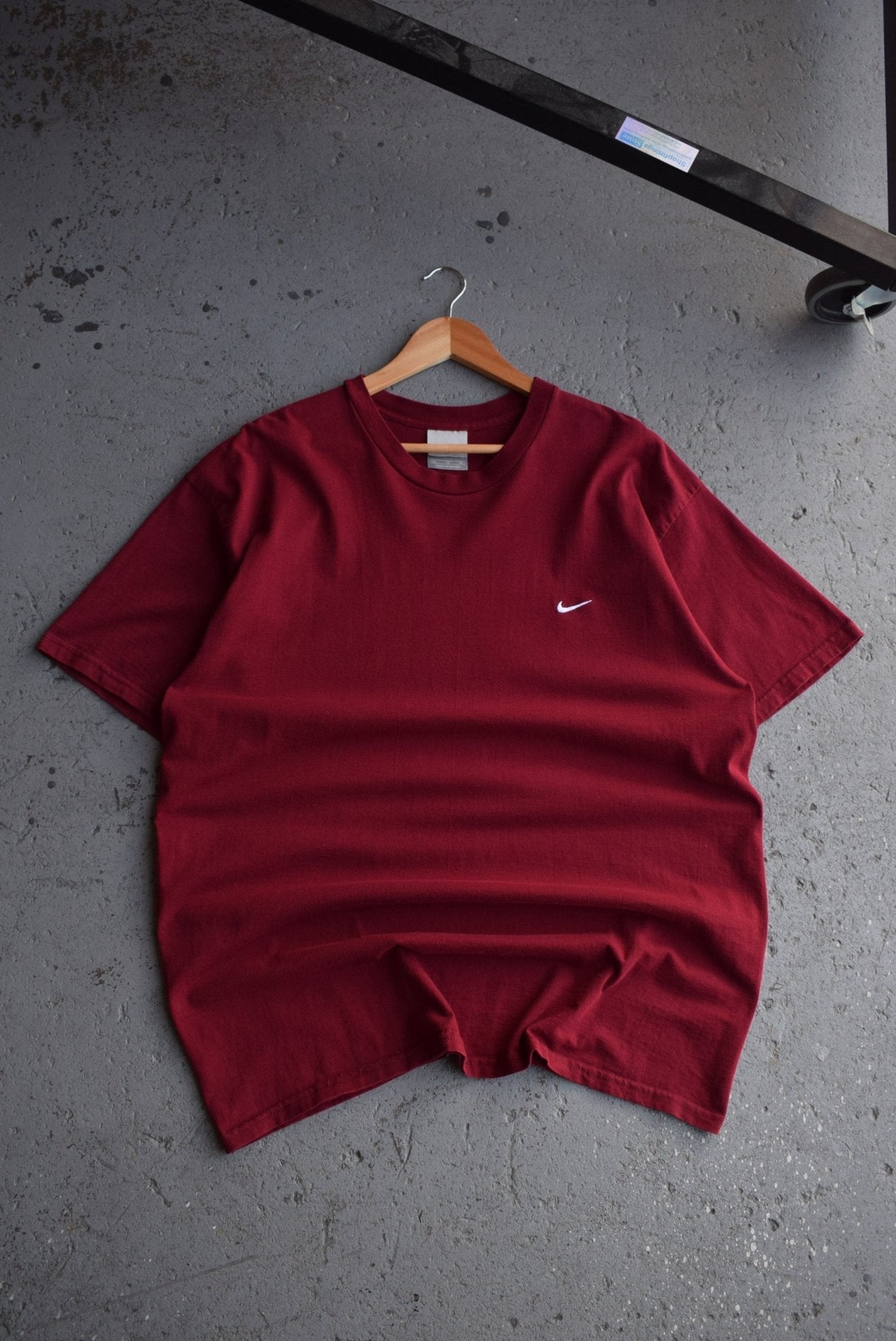 Vintage Nike Classic Logo Embroidered Tee (XL) - Retrospective Store