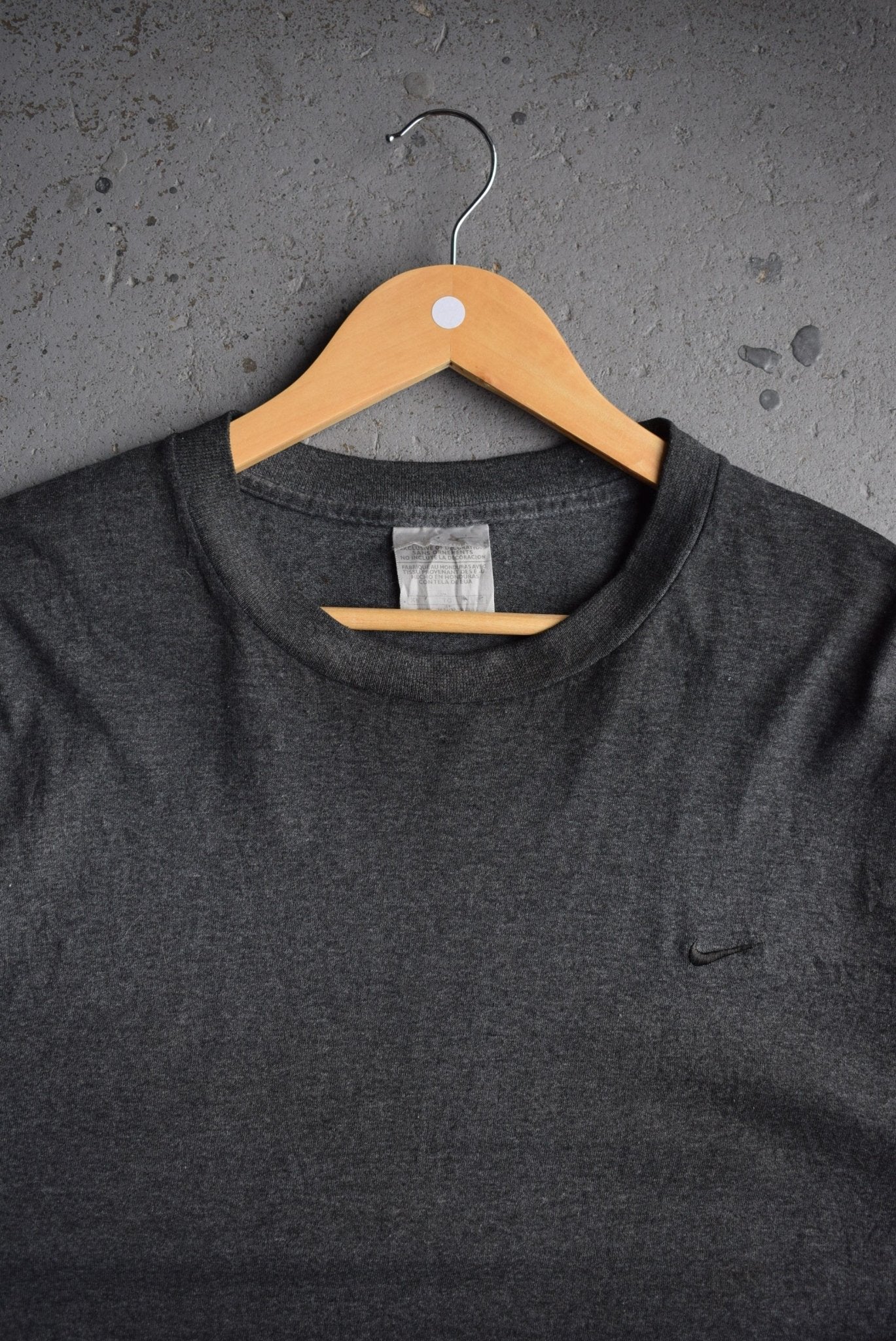 Vintage Nike Classic Logo Embroidered Tee (XL) - Retrospective Store