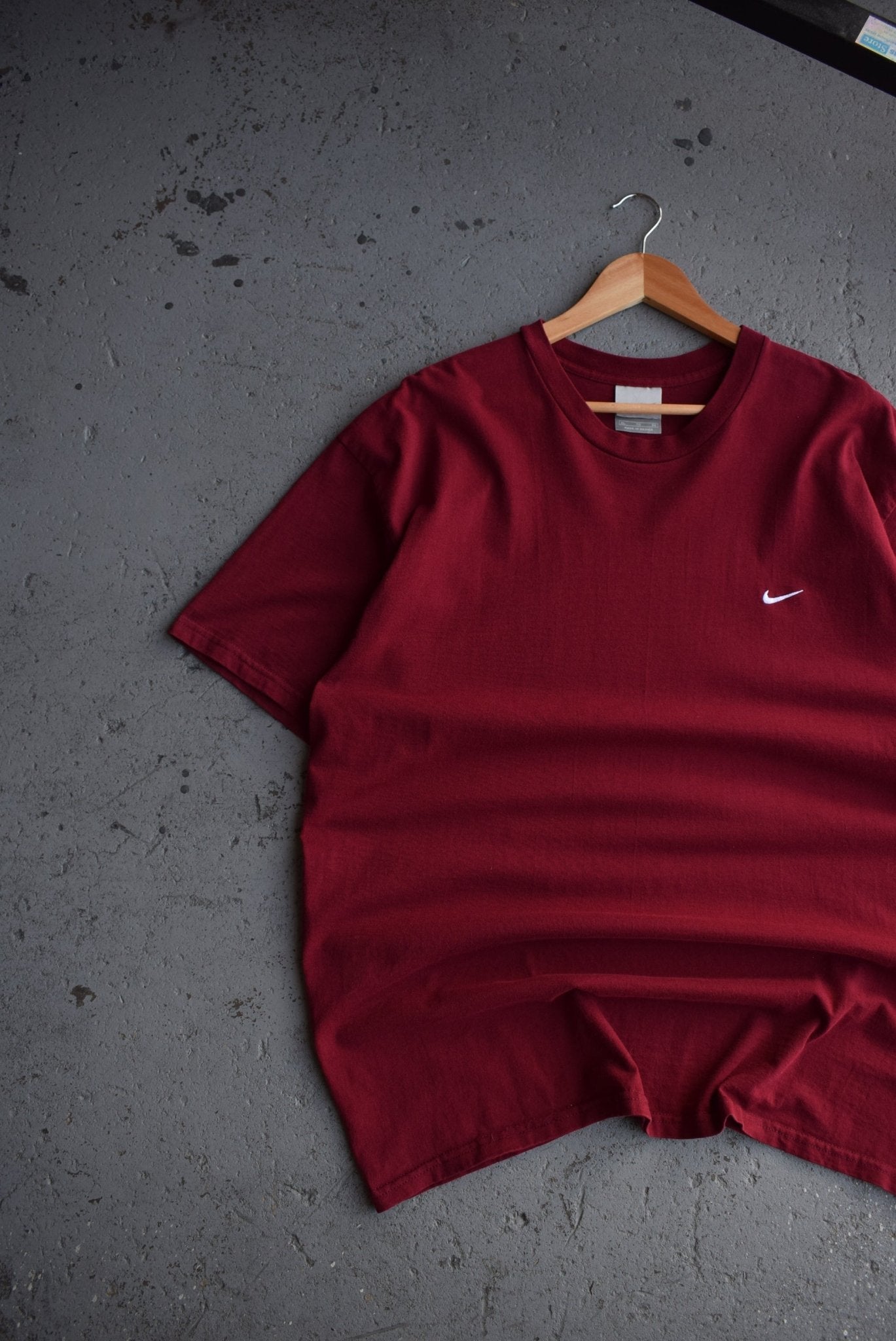 Vintage Nike Classic Logo Embroidered Tee (XL) - Retrospective Store