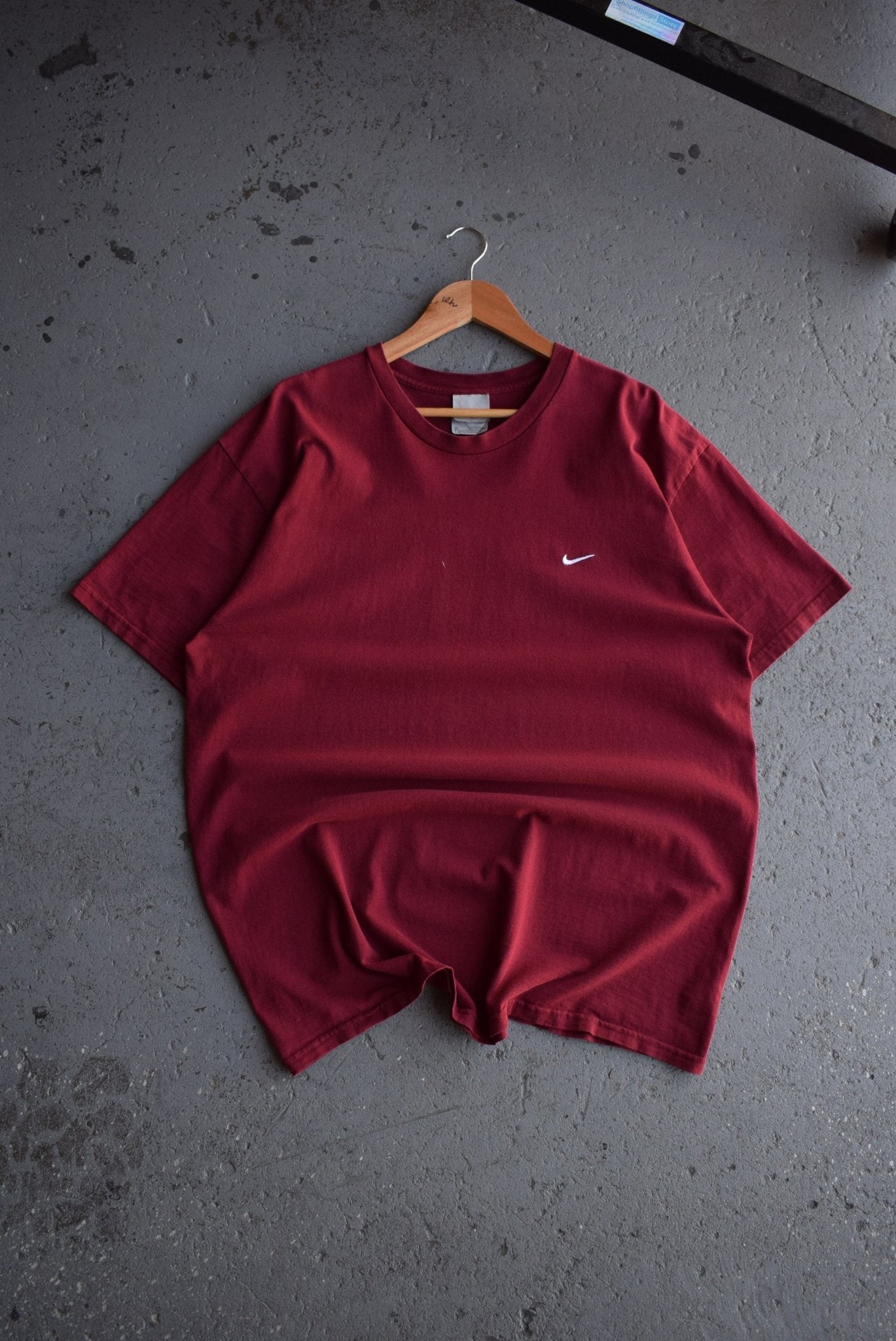 Vintage Nike Classic Logo Embroidered Tee (XL) - Retrospective Store
