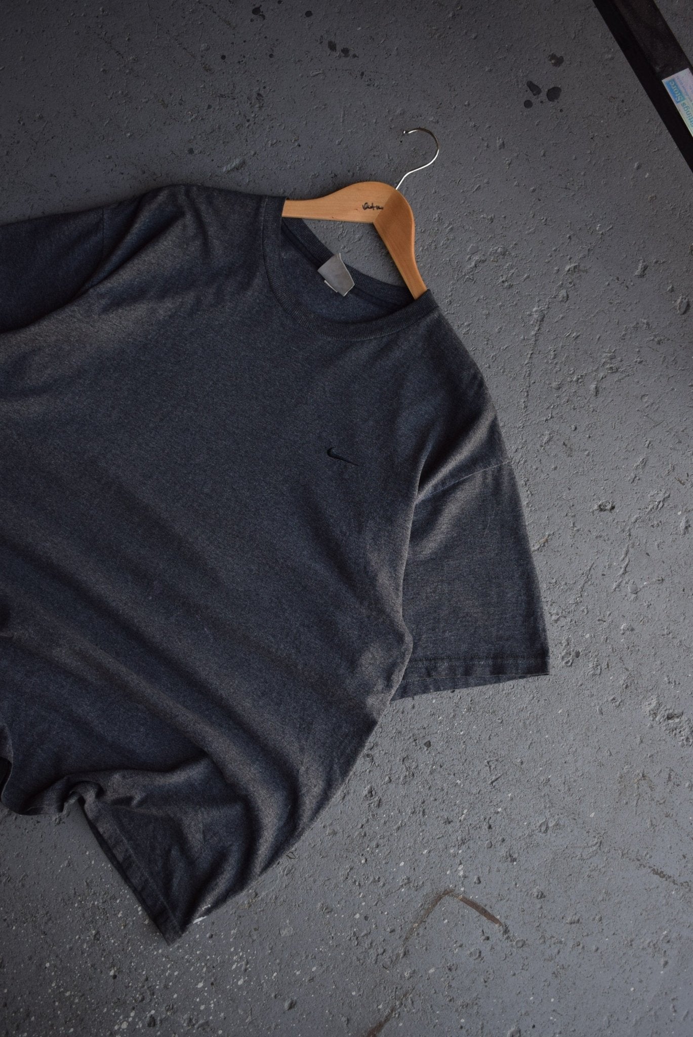 Vintage Nike Classic Logo Embroidered Tee (XL) - Retrospective Store