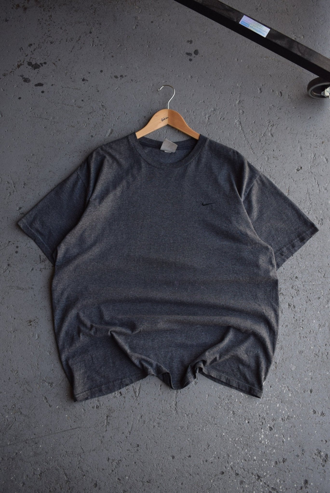 Vintage Nike Classic Logo Embroidered Tee (XL) - Retrospective Store