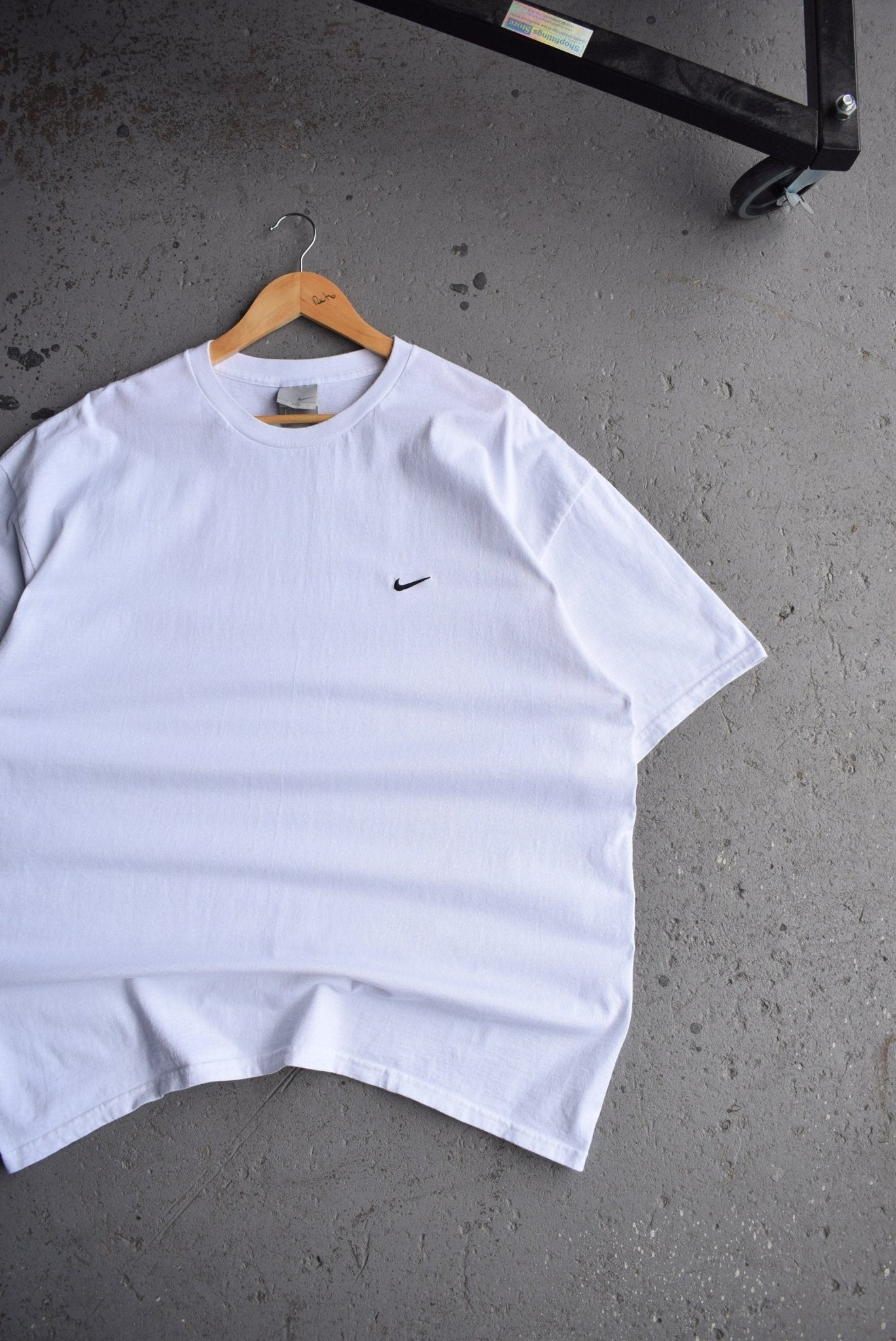 Vintage Nike Classic Logo Embroidered Tee (XXL) - Retrospective Store
