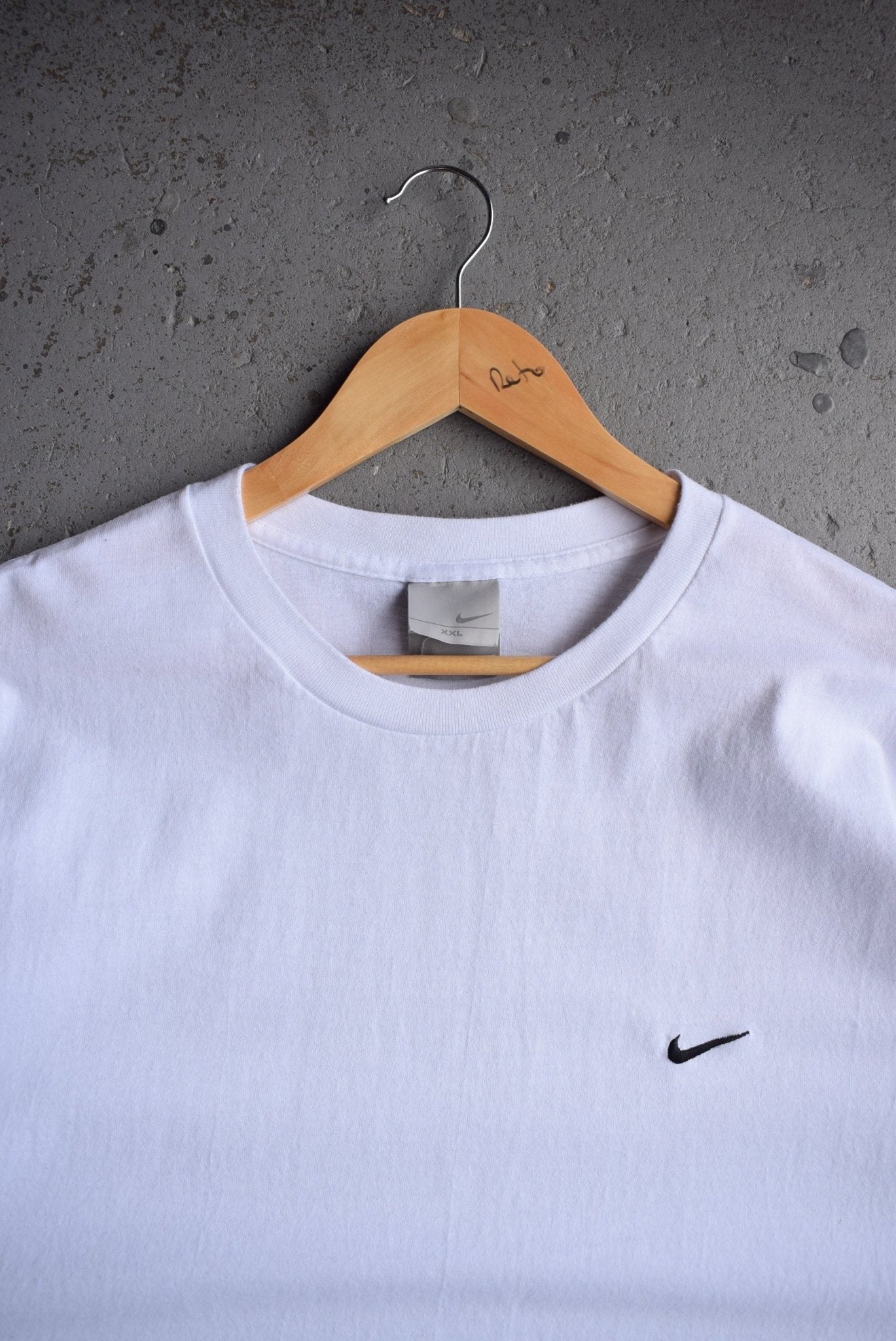 Vintage Nike Classic Logo Embroidered Tee (XXL) - Retrospective Store