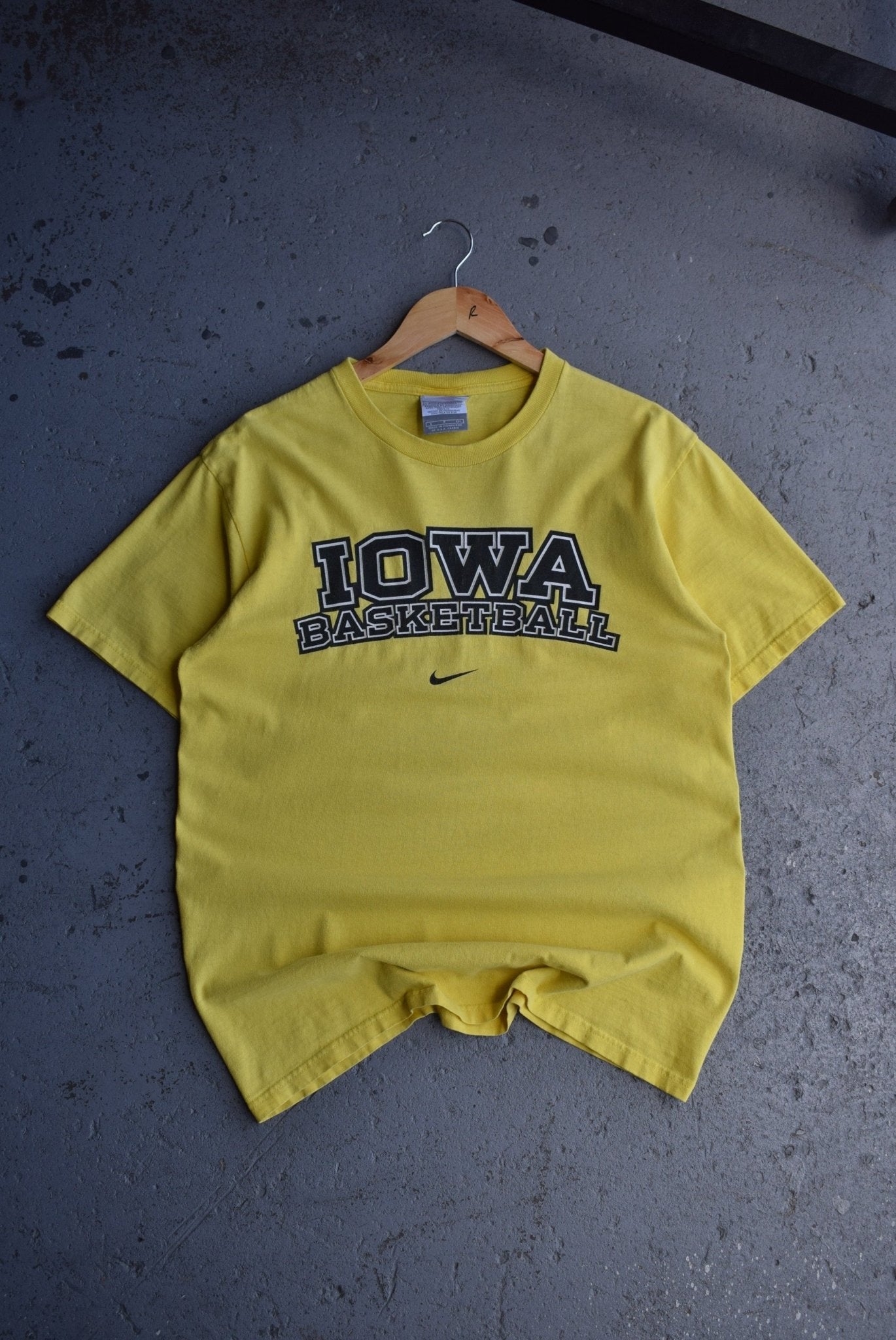 Vintage Nike x Iowa Basketball Tee (S/M) - Retrospective Store