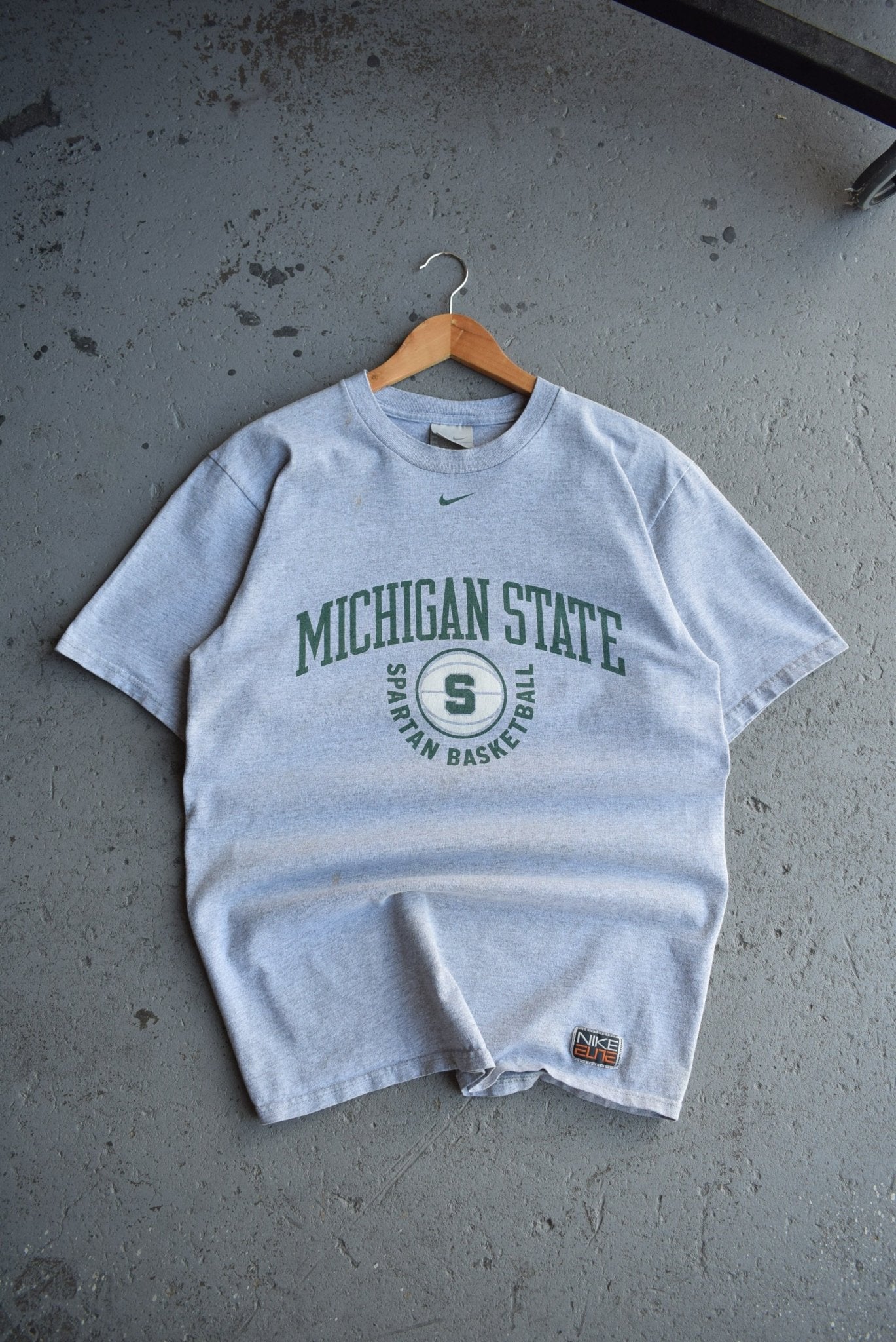 Vintage Nike x Michigan State University Basketball Tee (M) - Retrospective Store