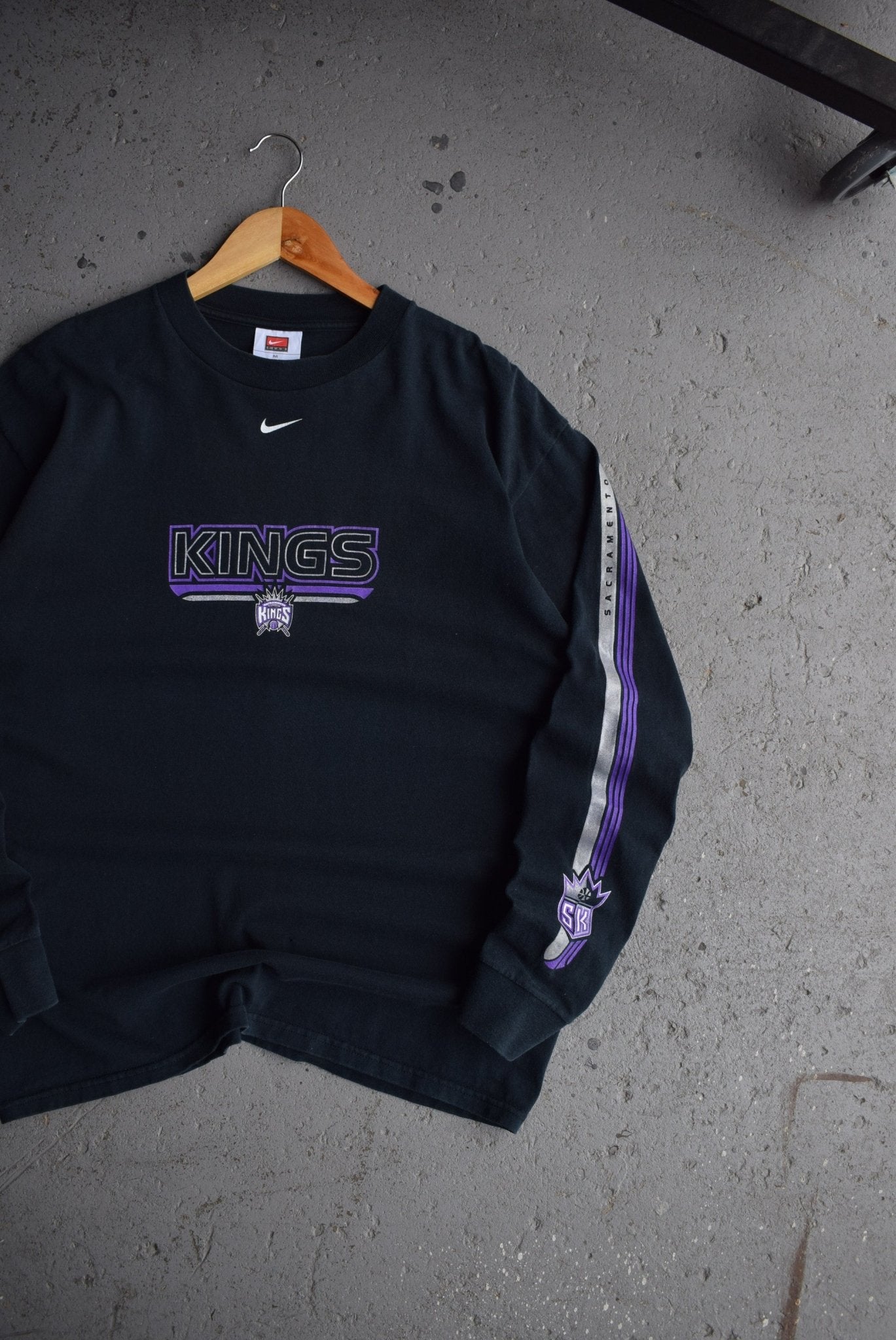 Vintage Nike x NBA Sacramento Kings Long Sleeve Tee (L) - Retrospective Store