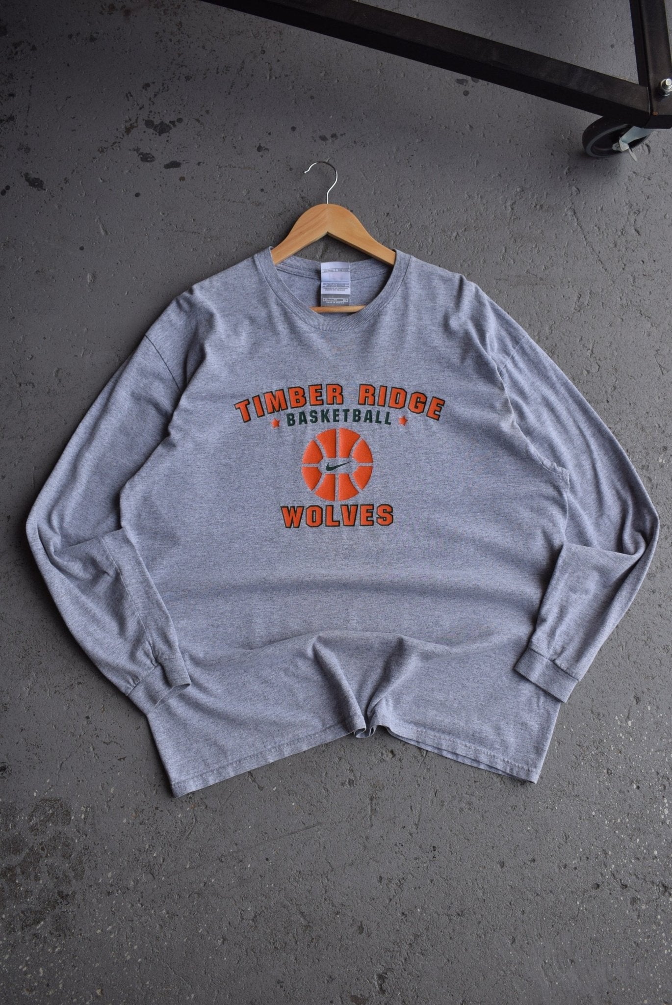 Vintage Nike x Timber Ridge Basketball Long Sleeve Tee (L/XL) - Retrospective Store