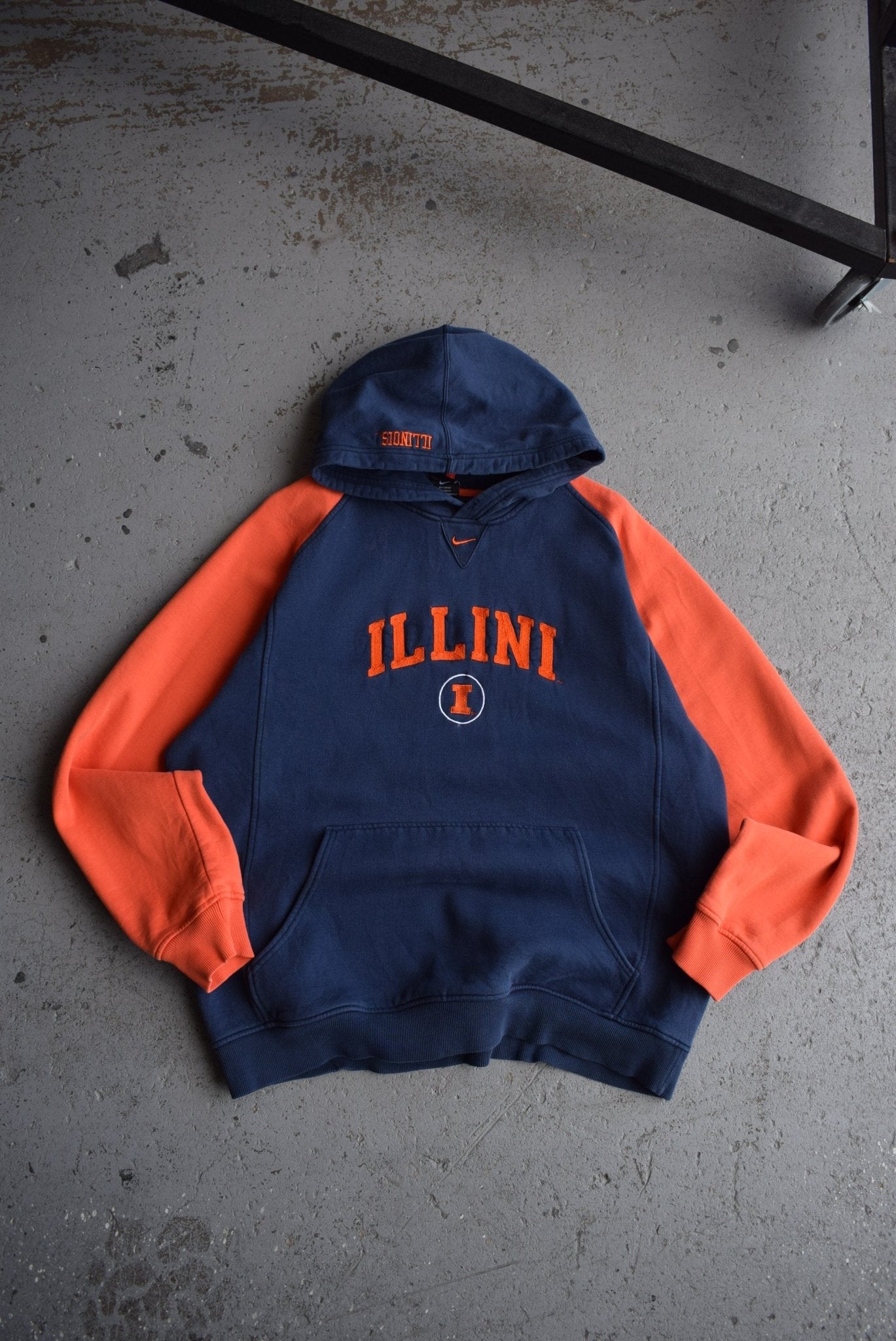 Vintage Nike x University of Illinois Embroidered Hoodie (L) - Retrospective Store