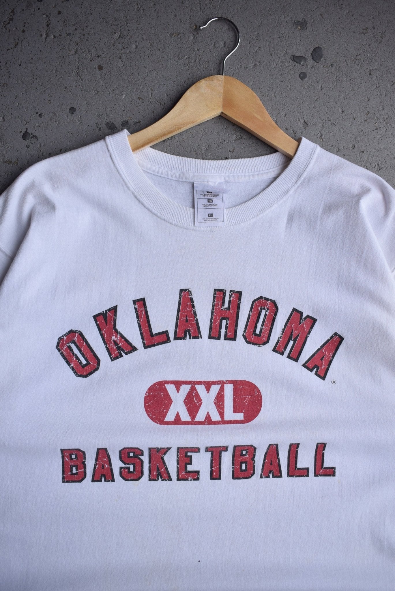 Vintage Oklahoma Basketball Tee (XL) - Retrospective Store