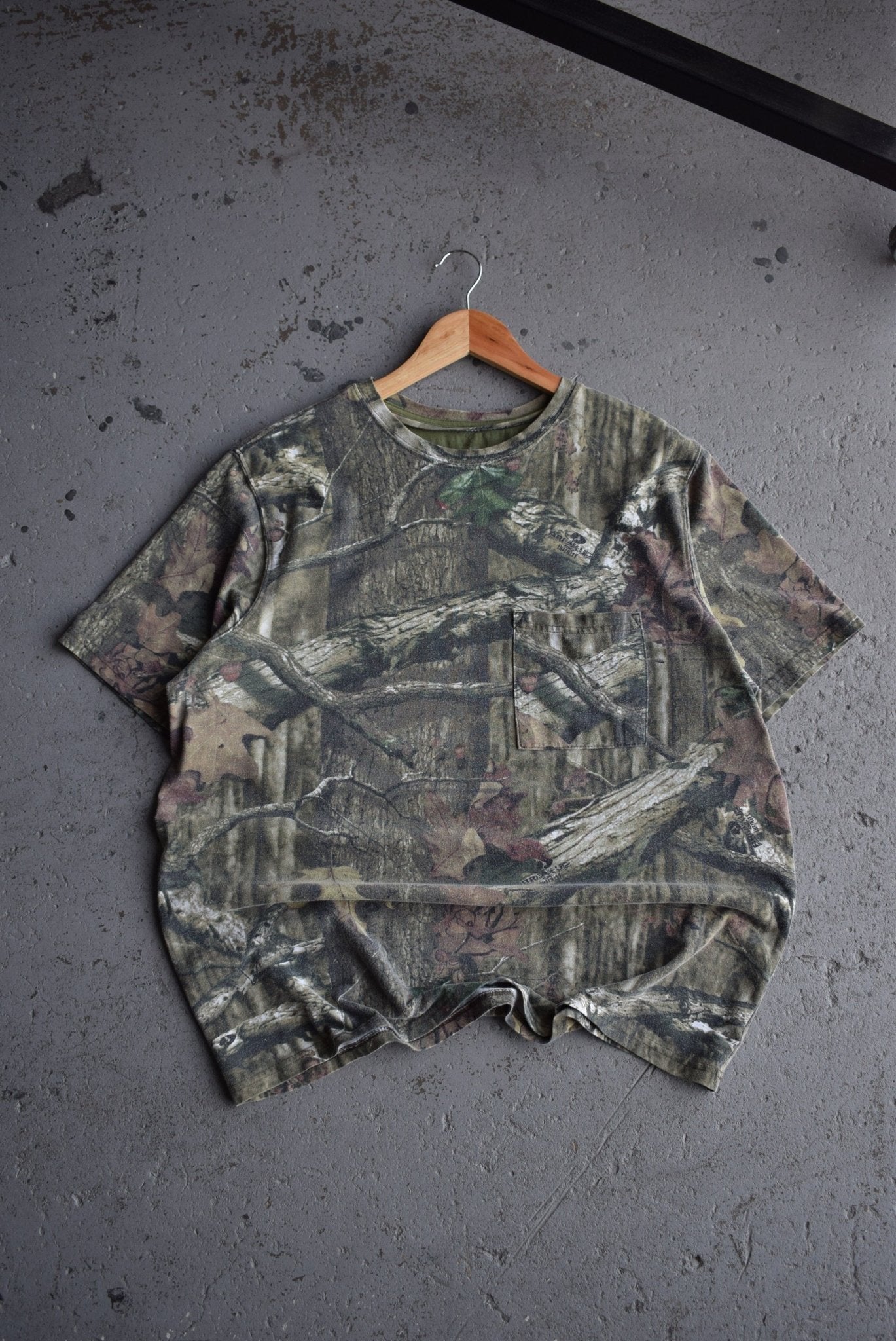 Vintage Realtree Pocket Tee (L/XL) - Retrospective Store