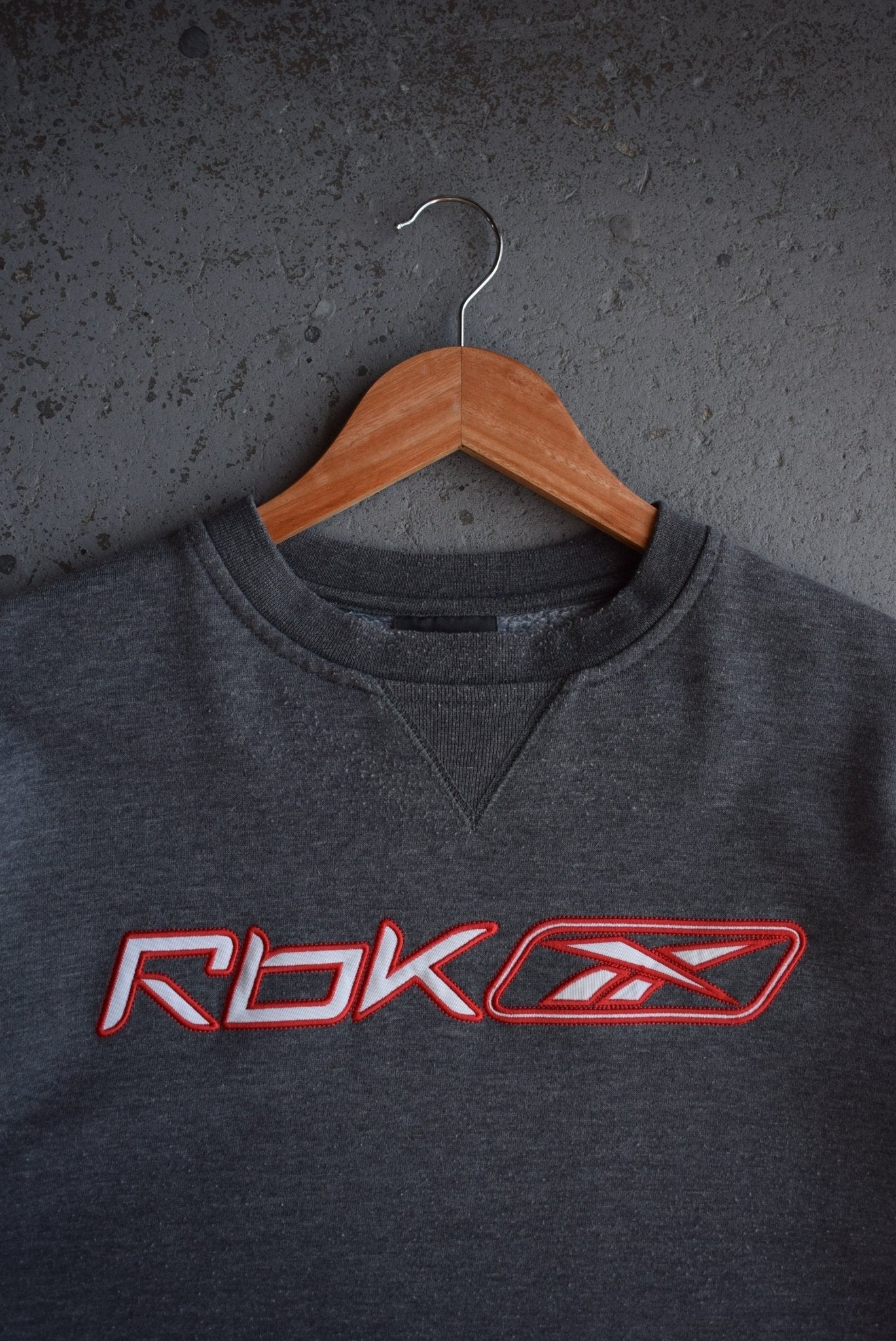 Vintage Reebok Embroidered Spellout Crewneck (XL) - Retrospective Store