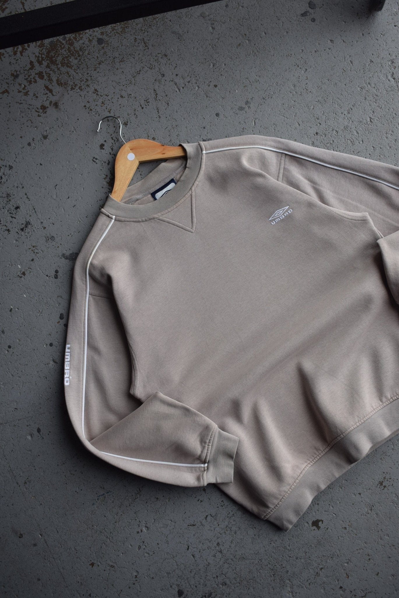 Vintage Umbro Classic Logo Embroidered Crewneck (S) - Retrospective Store