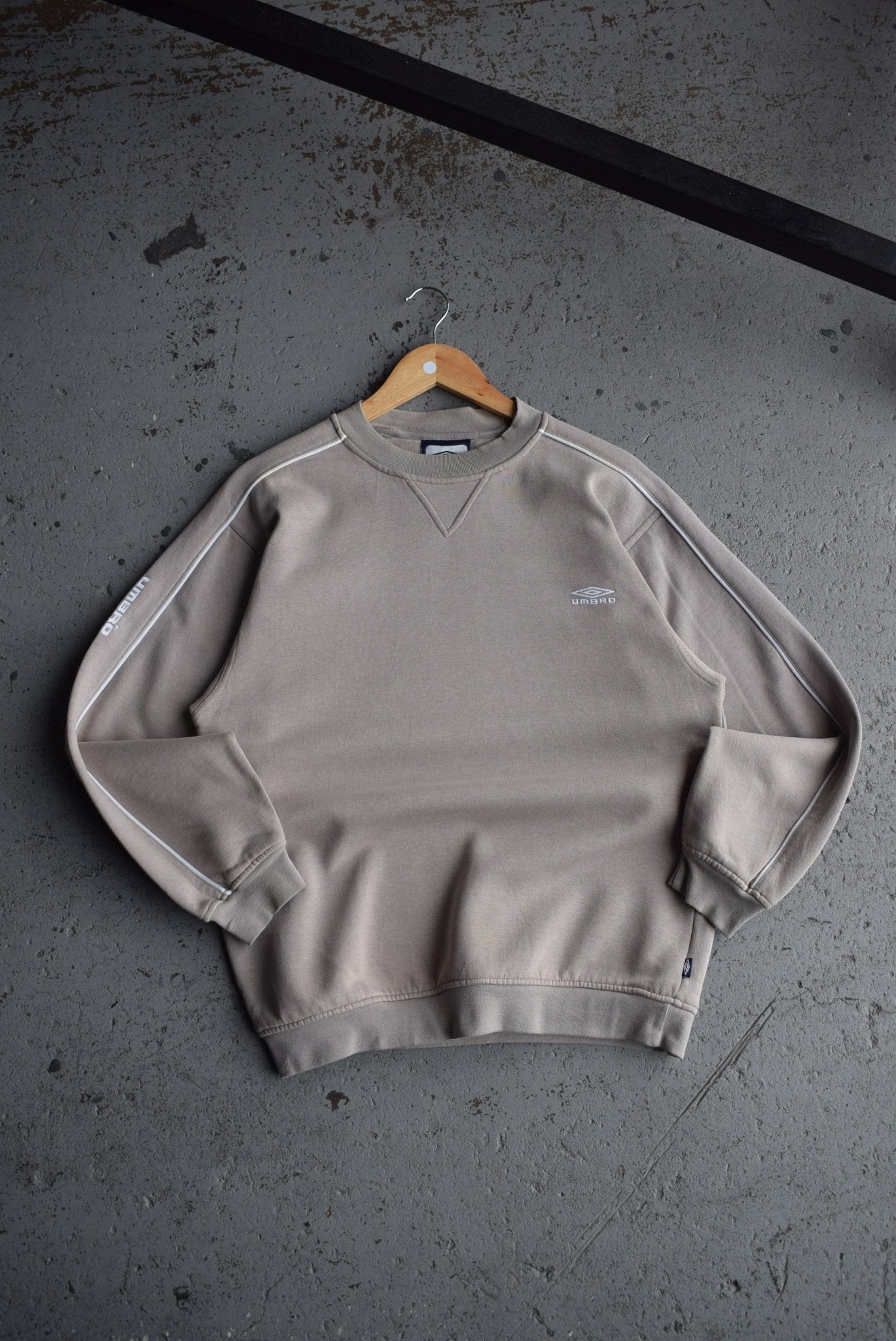 Vintage Umbro Classic Logo Embroidered Crewneck (S) - Retrospective Store