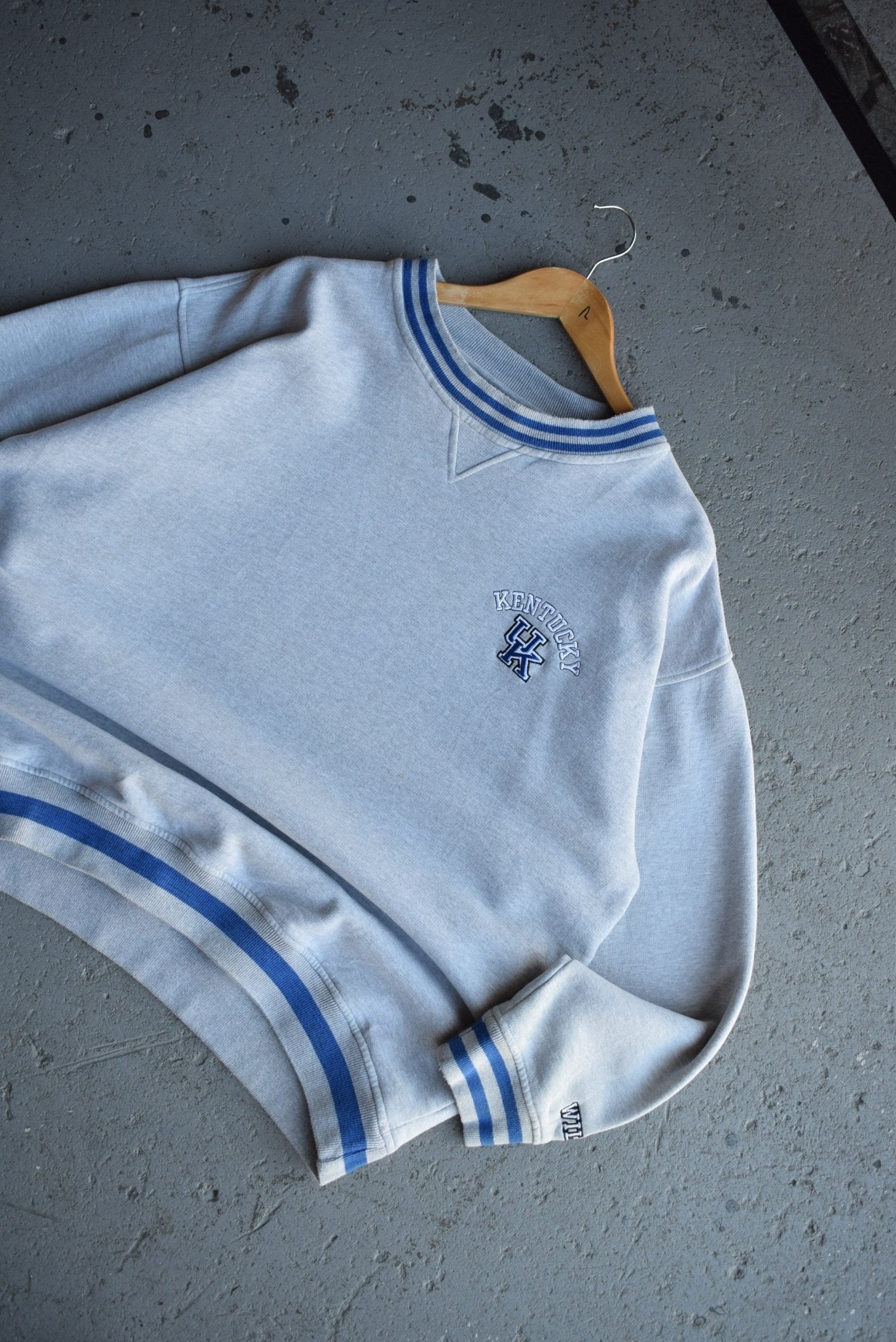 Vintage University of Kentucky Wildcats Embroidered Crewneck (L) - Retrospective Store