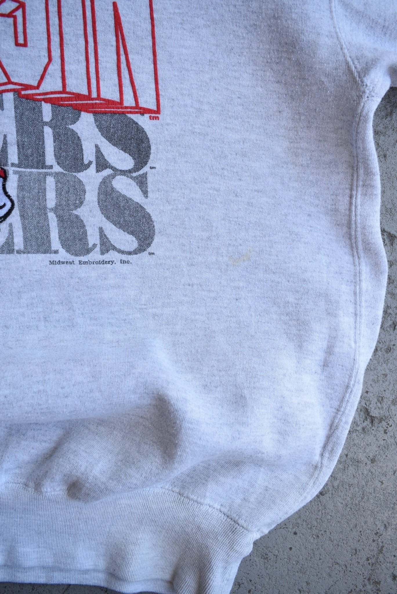 Vintage University of Wisconsin Badgers Embroidered Crewneck (XL) - Retrospective Store