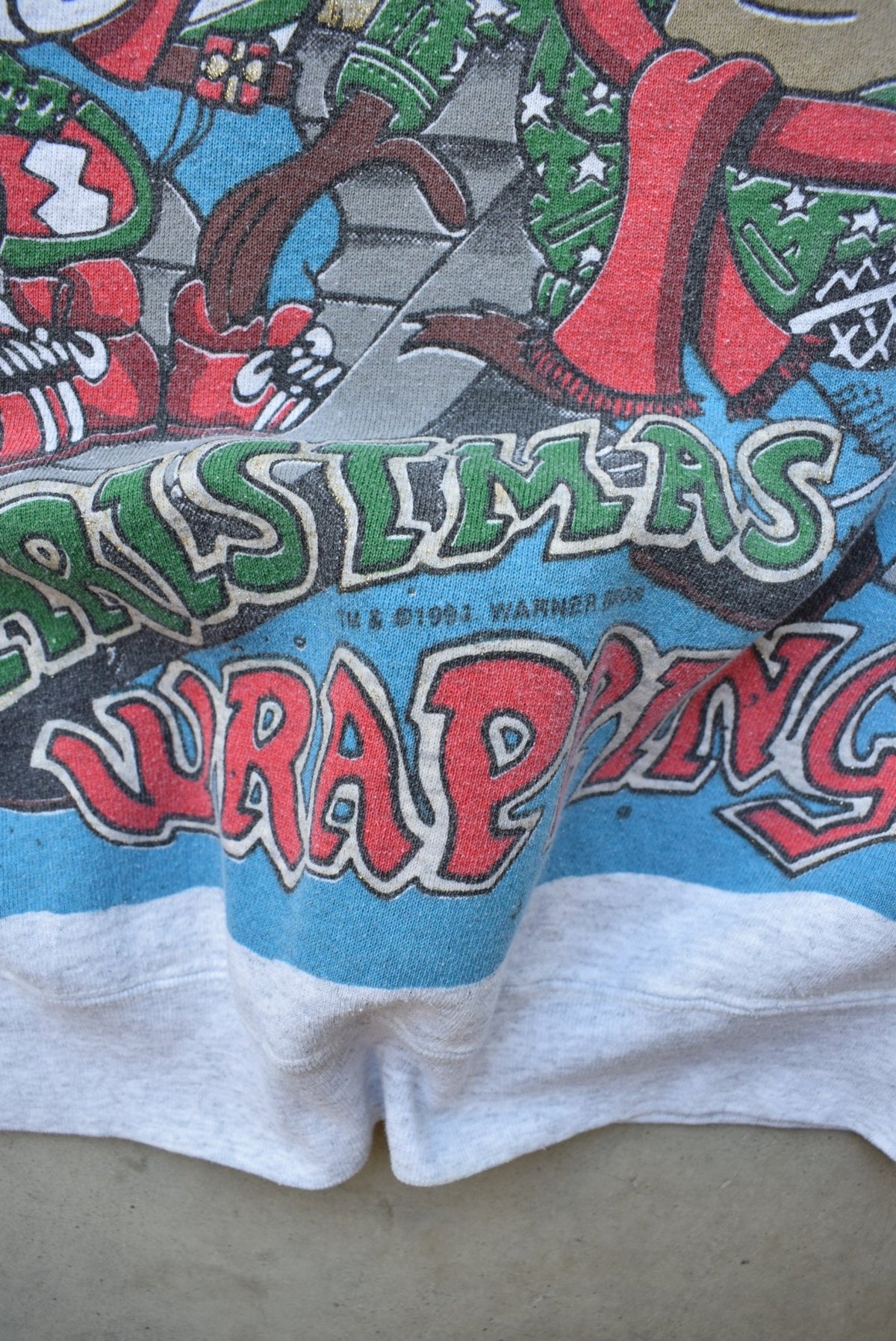 Warner Bros. 'Christmas Wrapping' Grey Graphic Crewneck — 1991 (L) - Retrospective Store