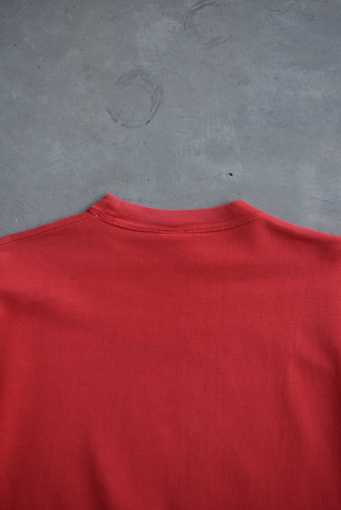 Warner Bros. Taz Red Graphic Crewneck — 1996 (S/M) - Retrospective Store
