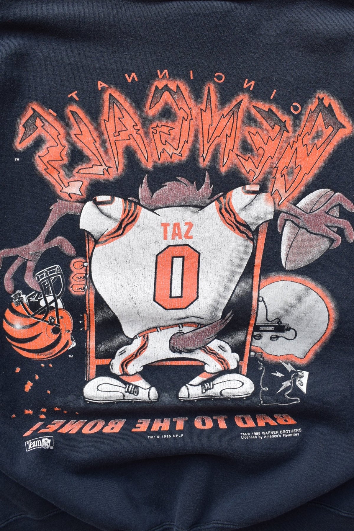 Warner Bros. x NFL Cincinnati Bengals Black Graphic Crewneck — 1995 (L) - Retrospective Store