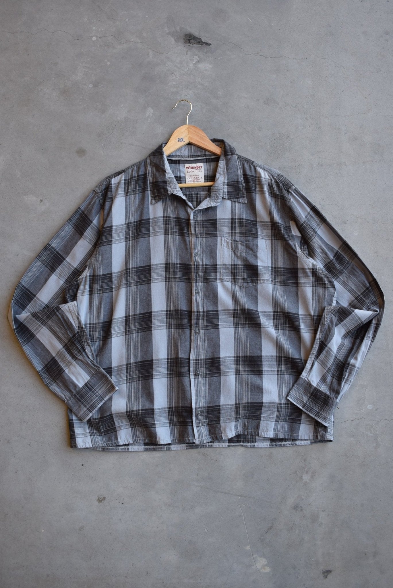 Wrangler Grey Cropped Button Up — 2000s (XL) - Retrospective Store