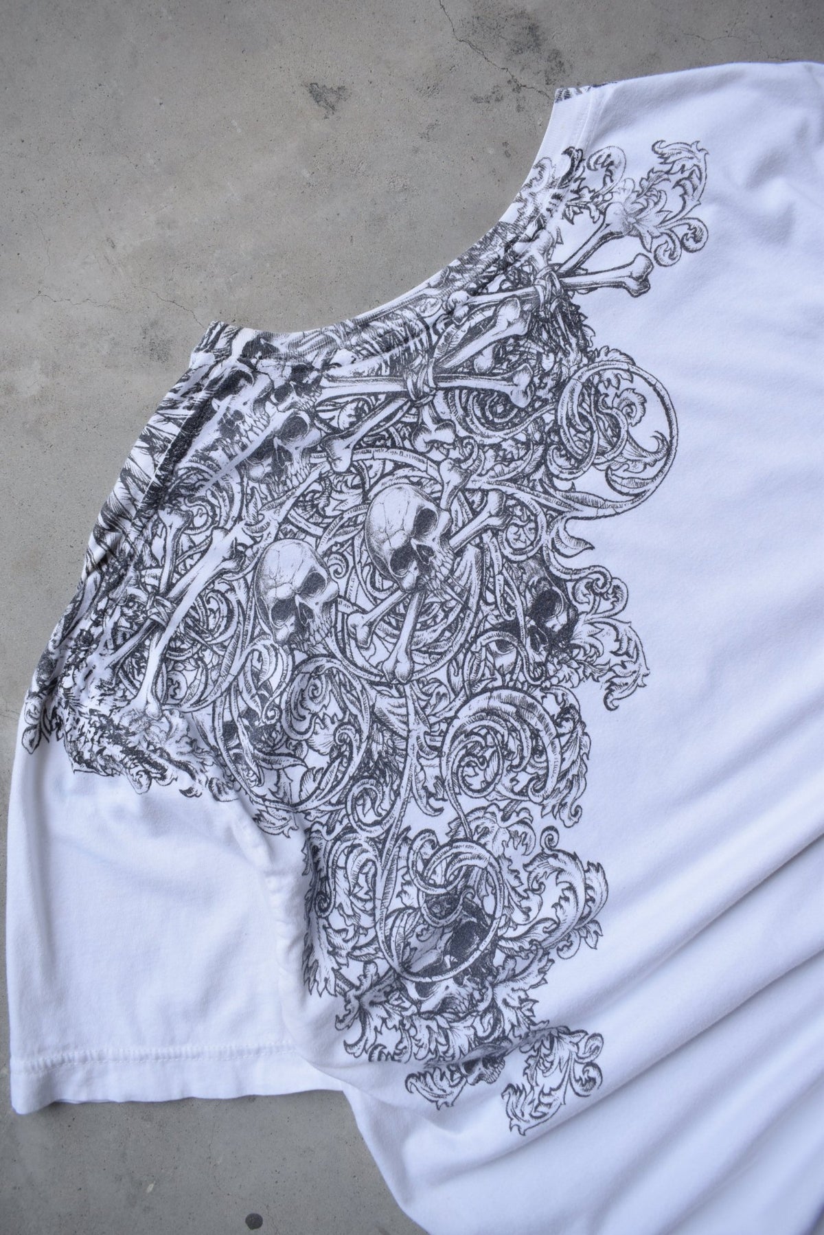 Xtreme Couture White Graphic Tee — 2000s (XL) - Retrospective Store
