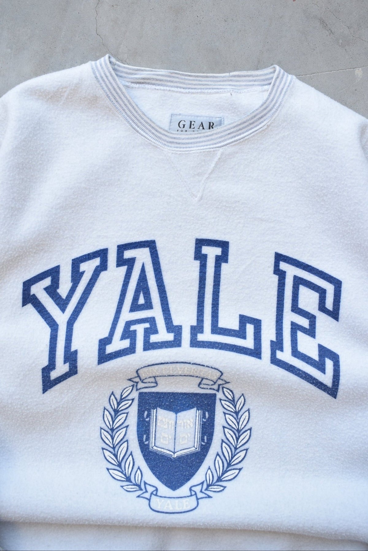 Yale University White Spellout Fleece Crewneck — 1990s (L) - Retrospective Store