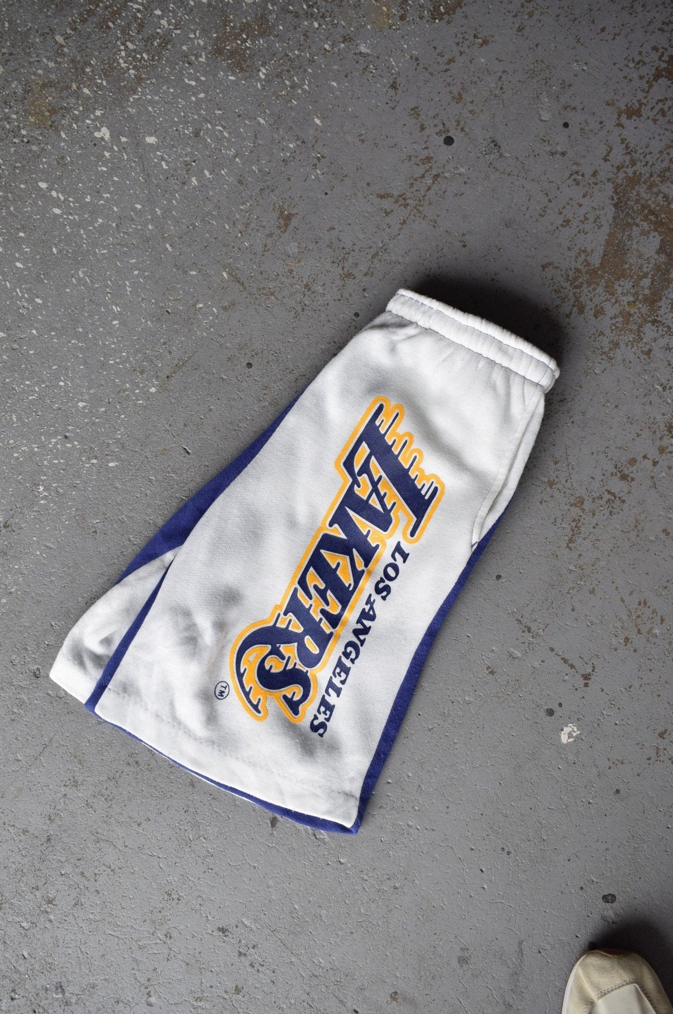 Lakers shorts vintage shop
