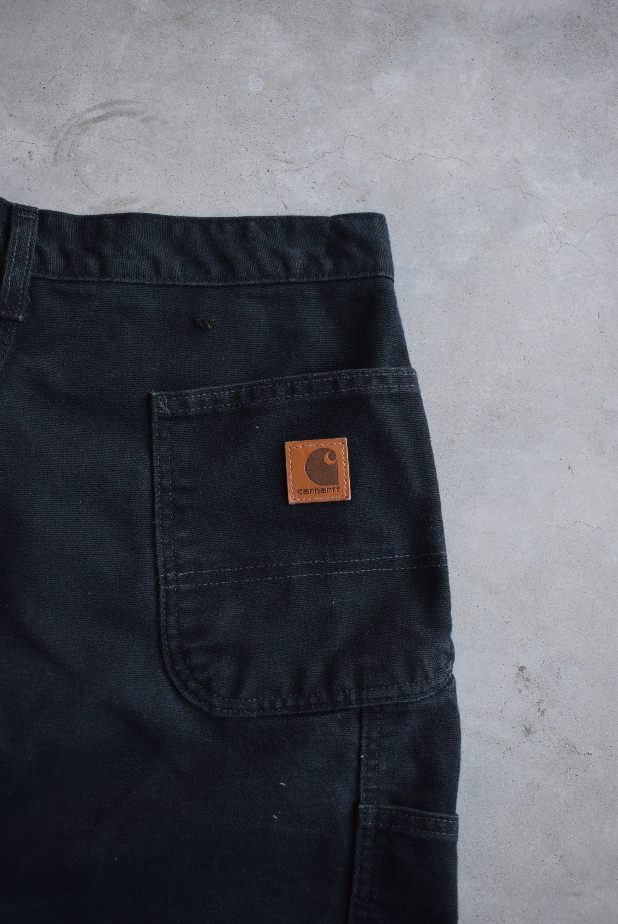 Carhartt Black Carpenter Pants — 2000s (31) – Retrospective Store Carhartt Black Carpenter Pants — 2000s (31) – Retrospective Store