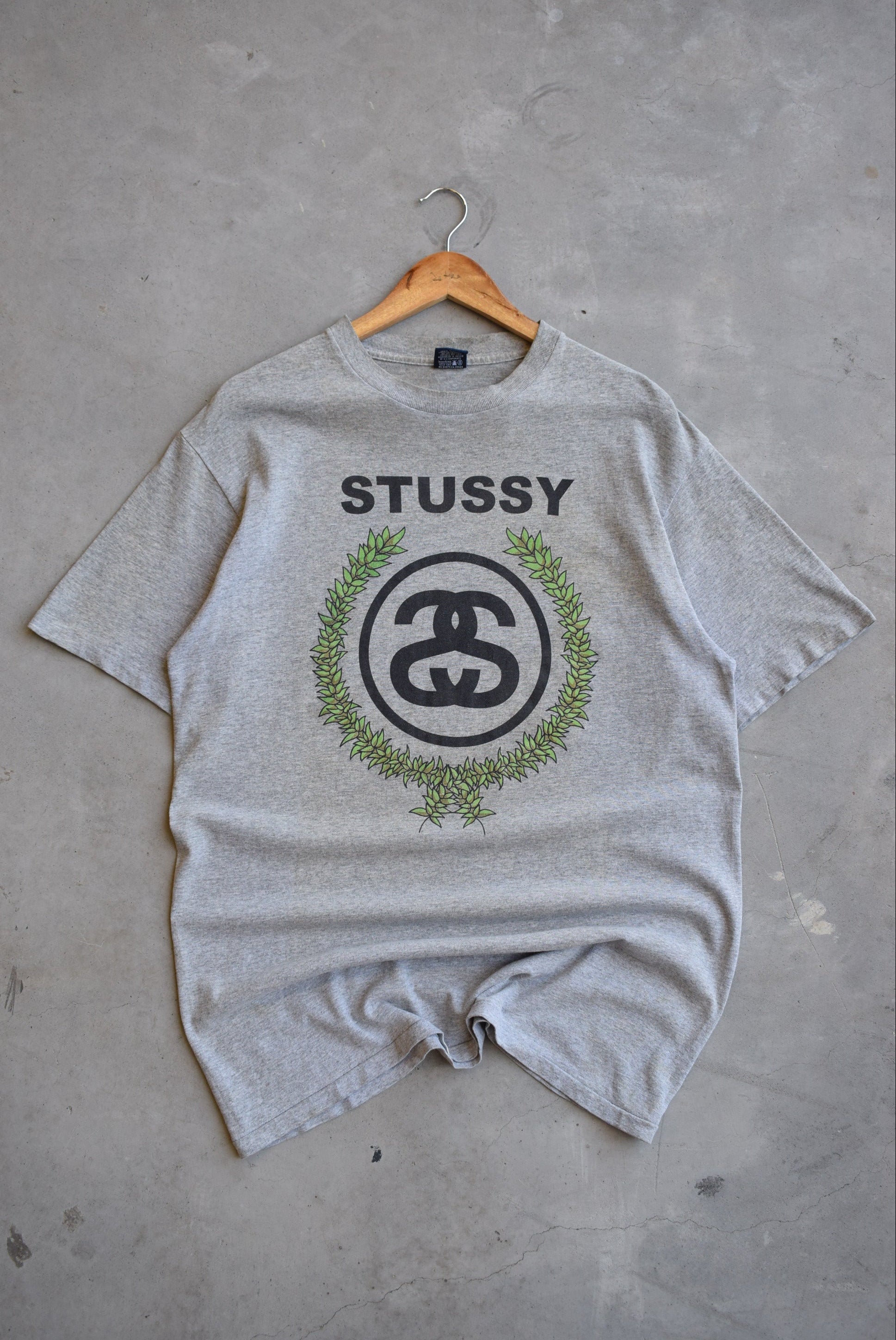 Stussy Grey Spellout Graphic Tee — 2000s (L) – Retrospective Store
