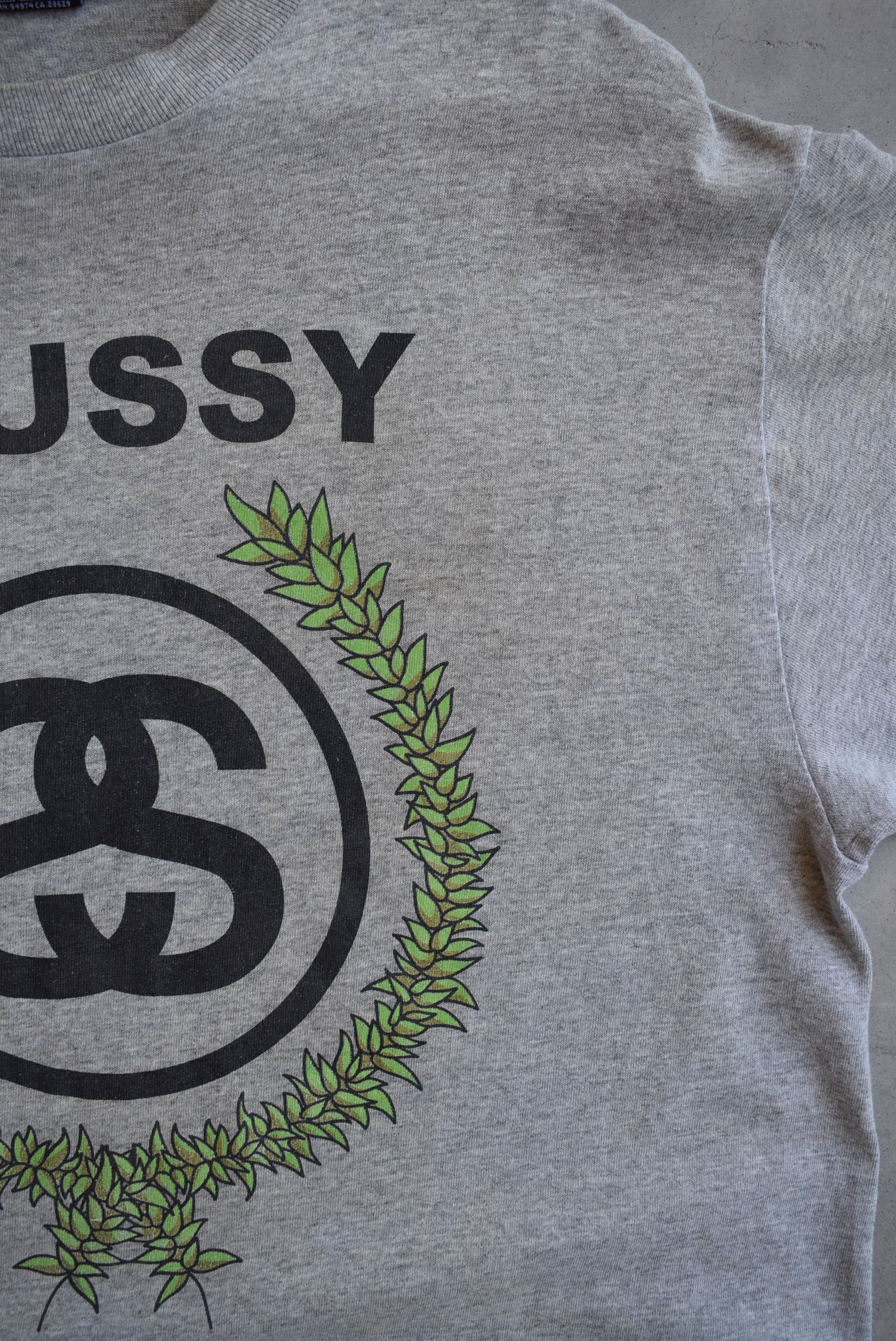 Stussy Grey Spellout Graphic Tee — 2000s (L) – Retrospective Store