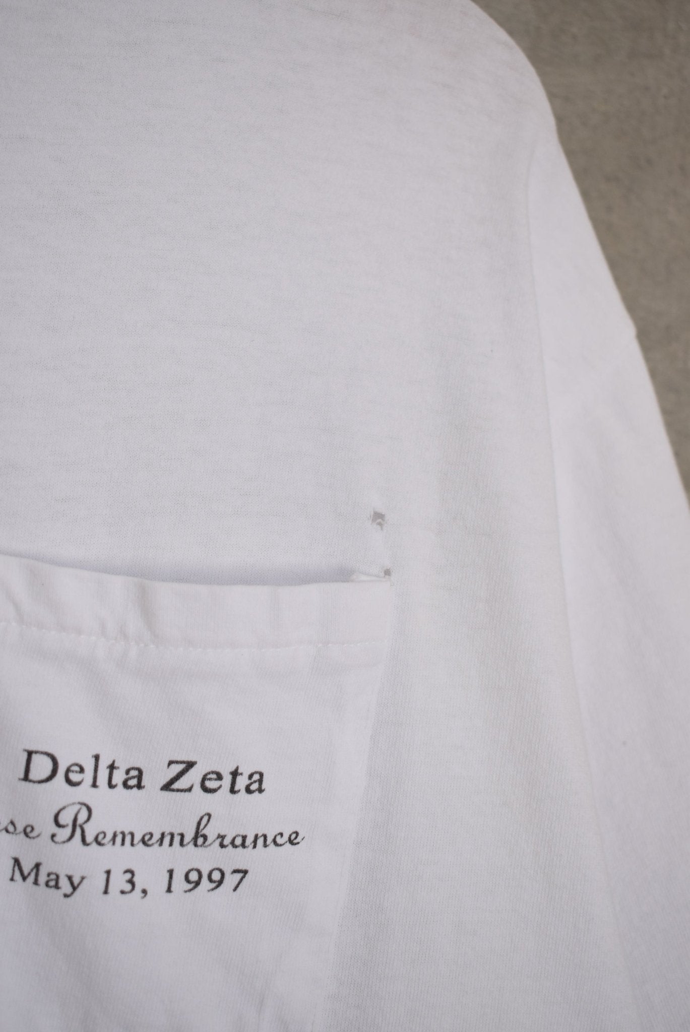 Absolut Vodka Graphic Tee — 1997 (L) - Retrospective Store