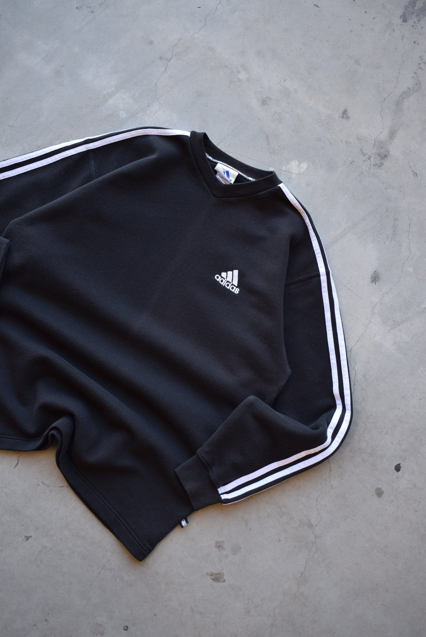 Adidas Black Embroidered Spellout Crewneck — 1990s (L) - Retrospective Store