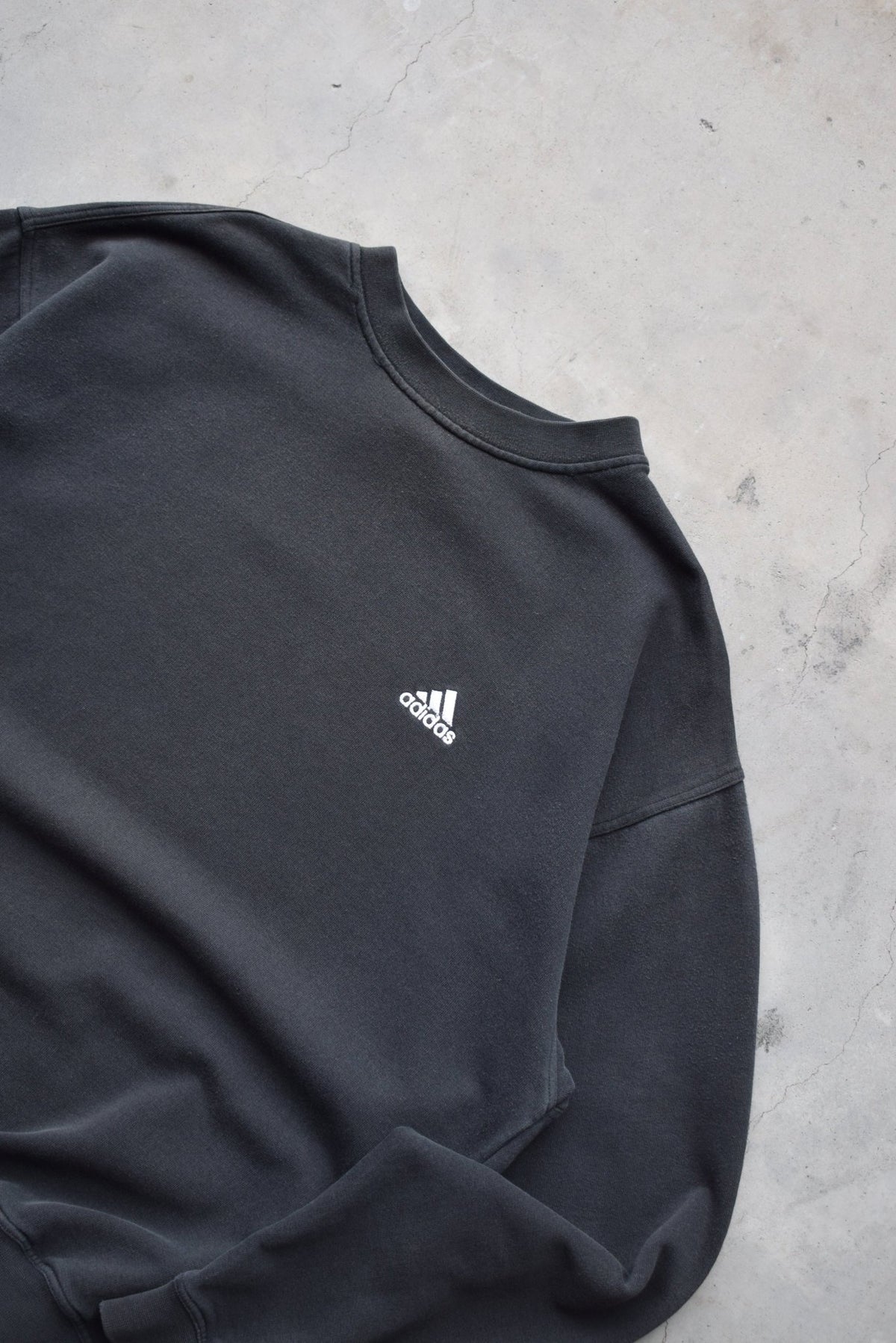Adidas Black Embroidered Spellout Crewneck — 1990s (L) - Retrospective Store